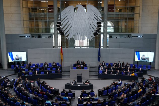 Presidente ucraniano Volodymyr Zelensky reunión parlamento alemán video pantalla, invasión Rusia Ucrania 2 Clemens Bilan Efe