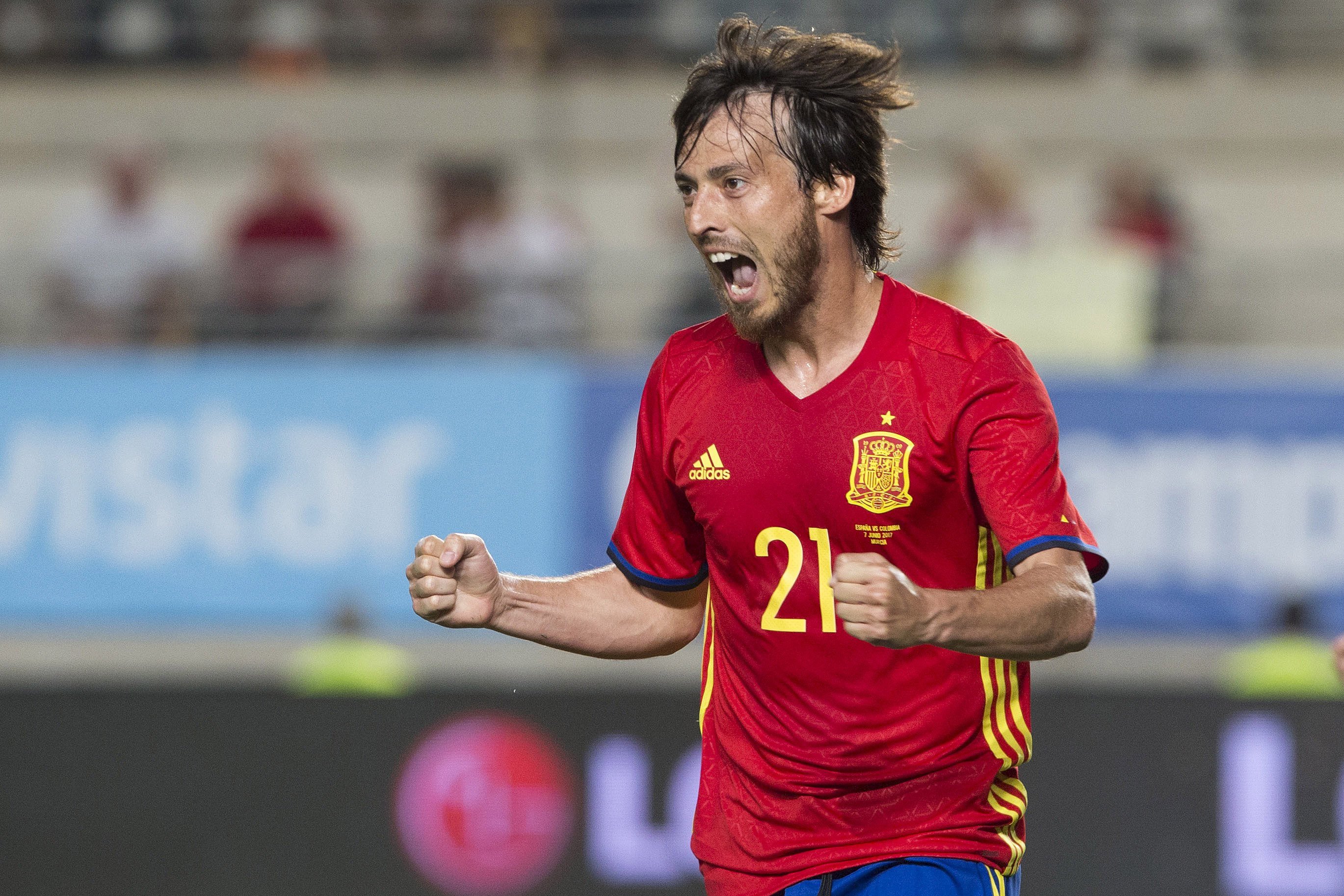 España salva la prueba contra Colombia (2-2)