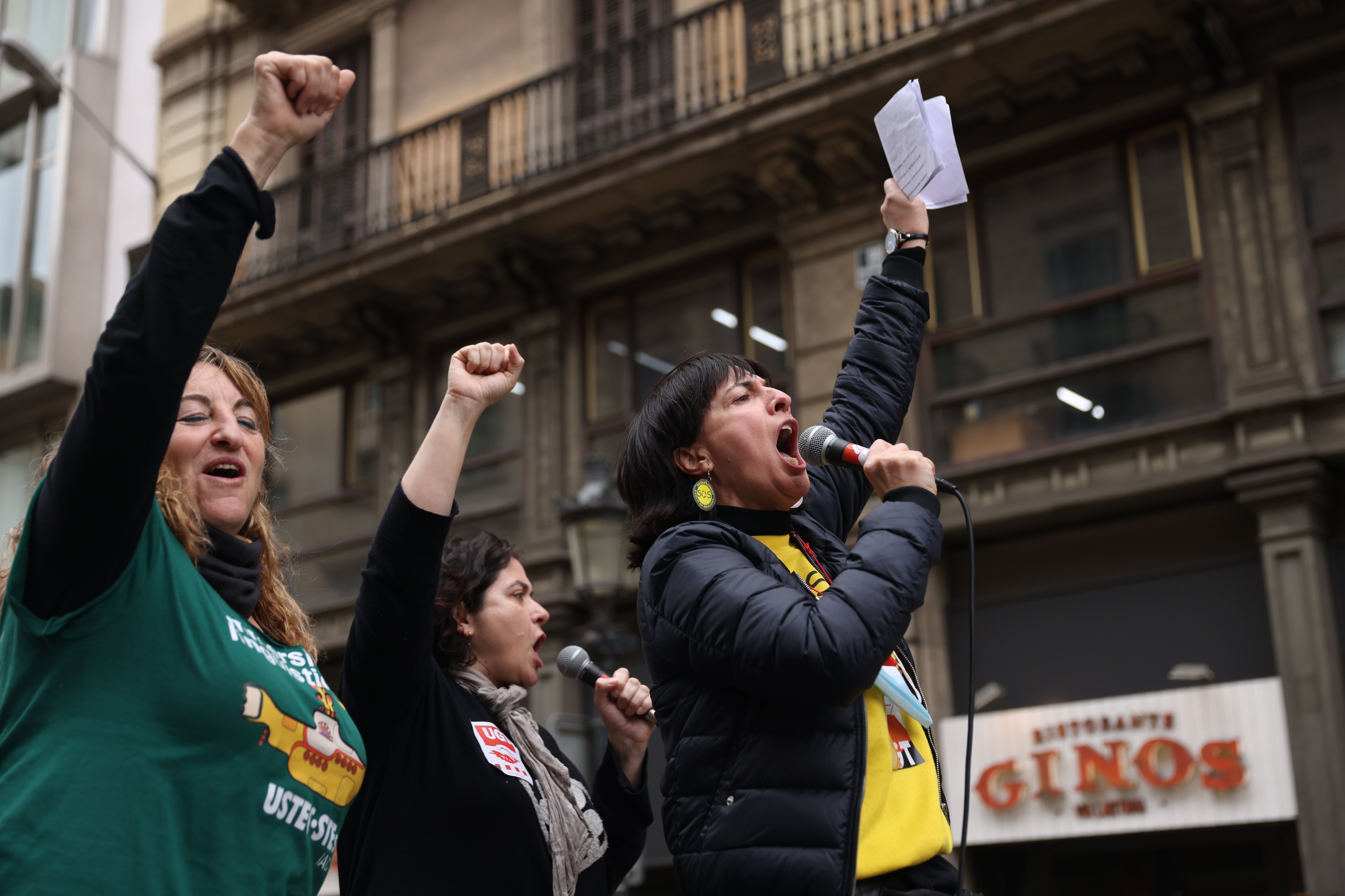 Del calendari a la llengua: els professors surten al carrer contra el 25% de castellà