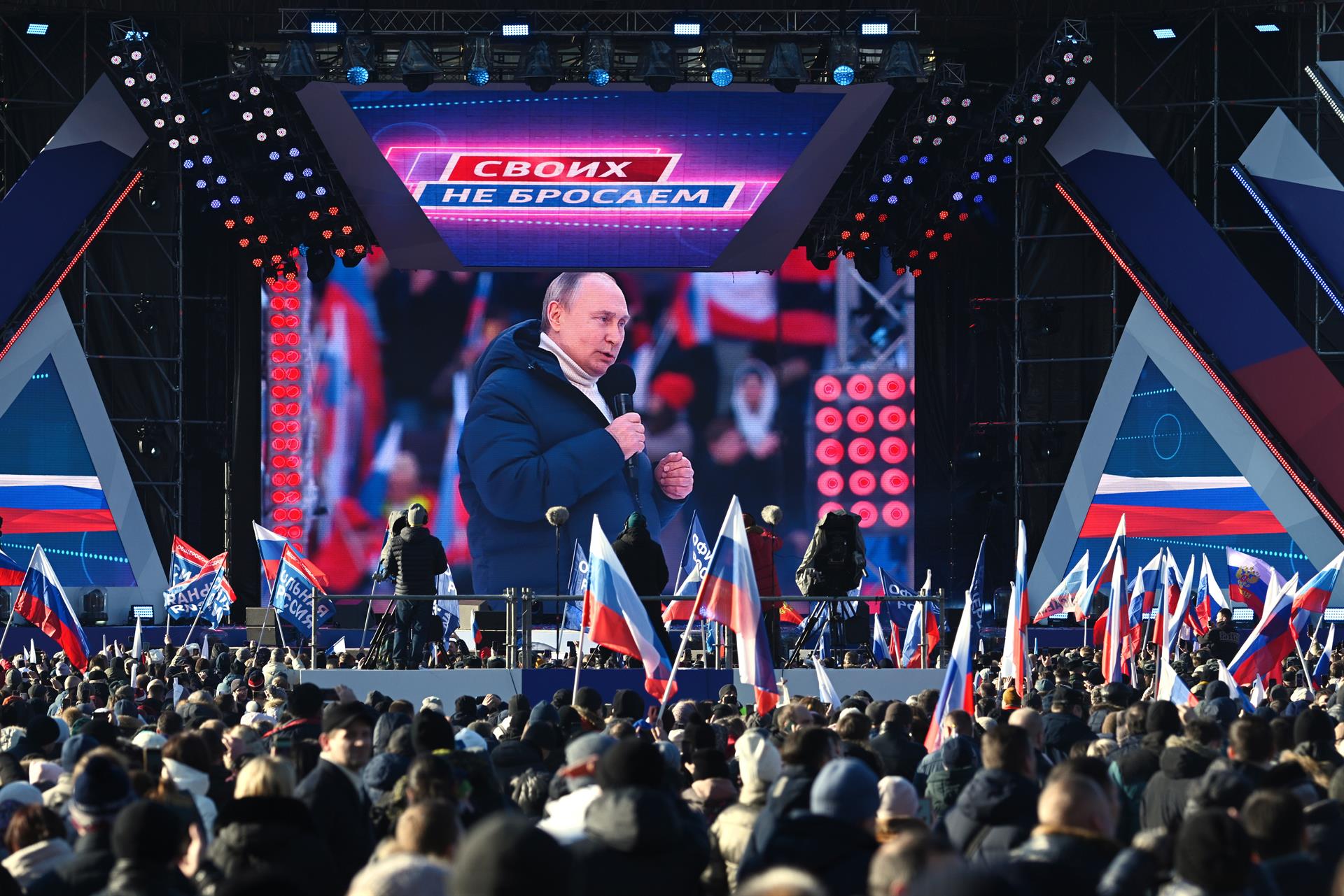 Macrofiesta de Putin en Moscú mientras bombardea Ucrania