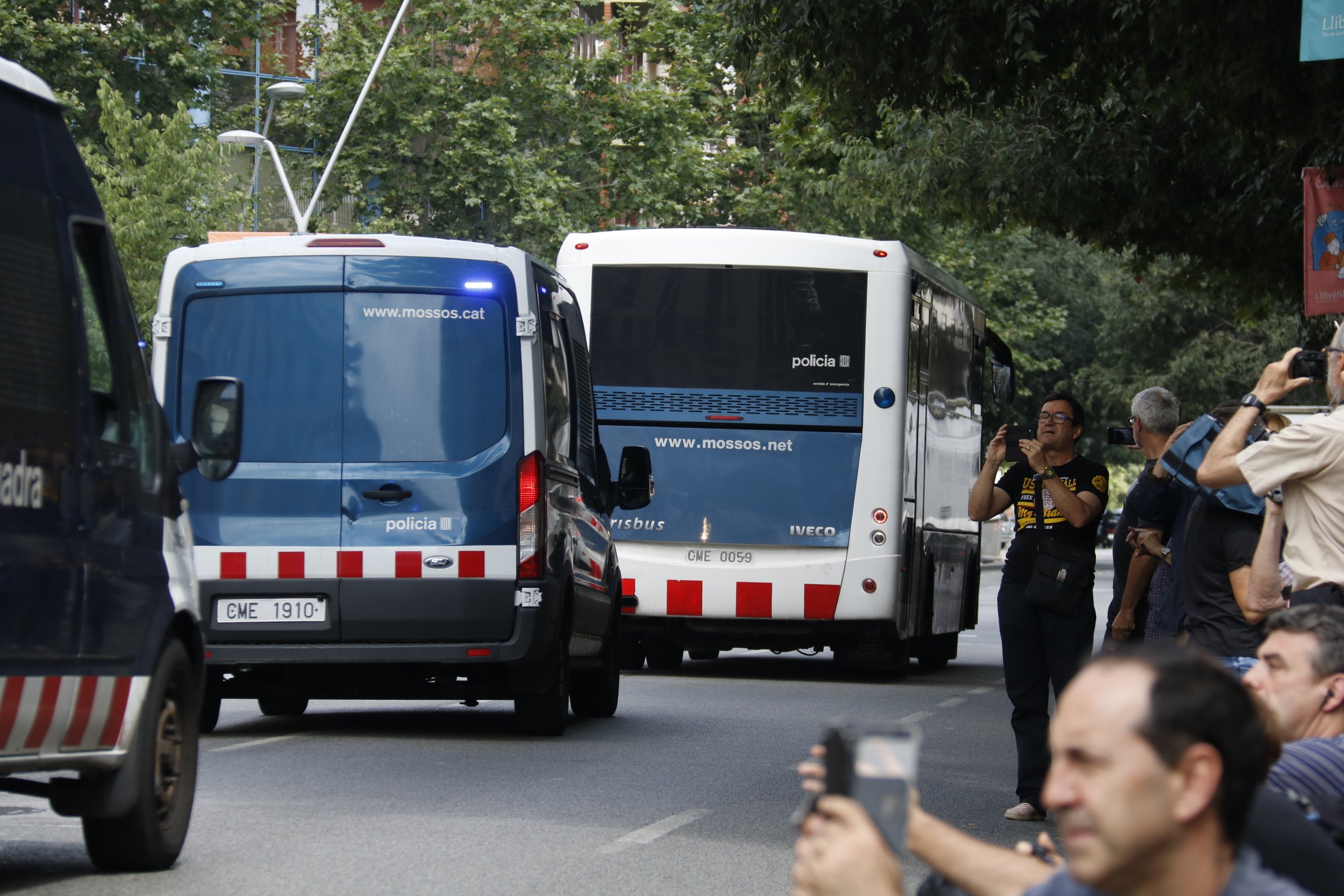 Dos detinguts per deixar sola a casa tota la nit la filla de dos anys