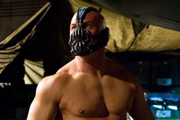 Tom Hardy haciendo el papel de Bane