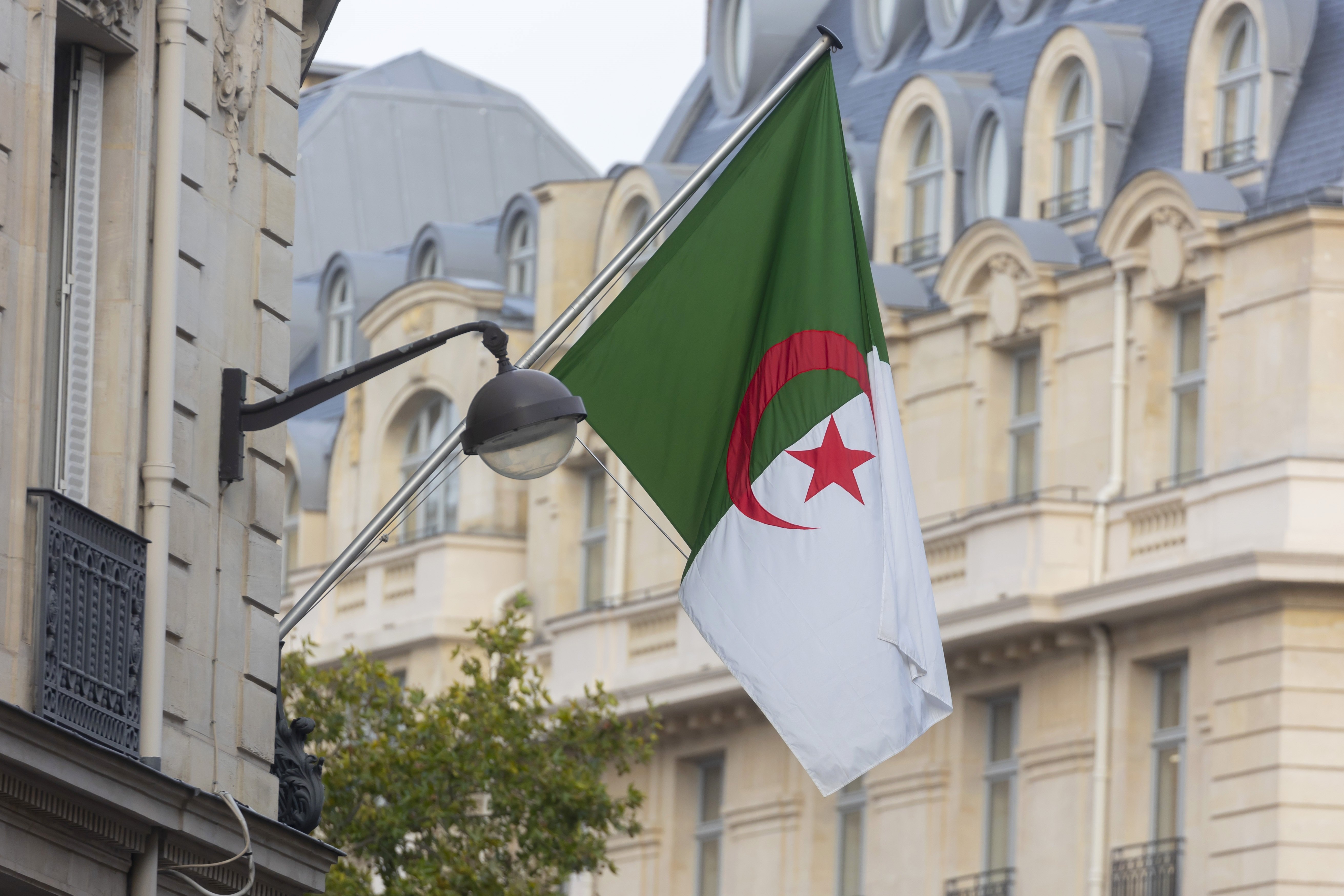 Algèria desbloqueja les operacions bancàries amb l'estat espanyol
