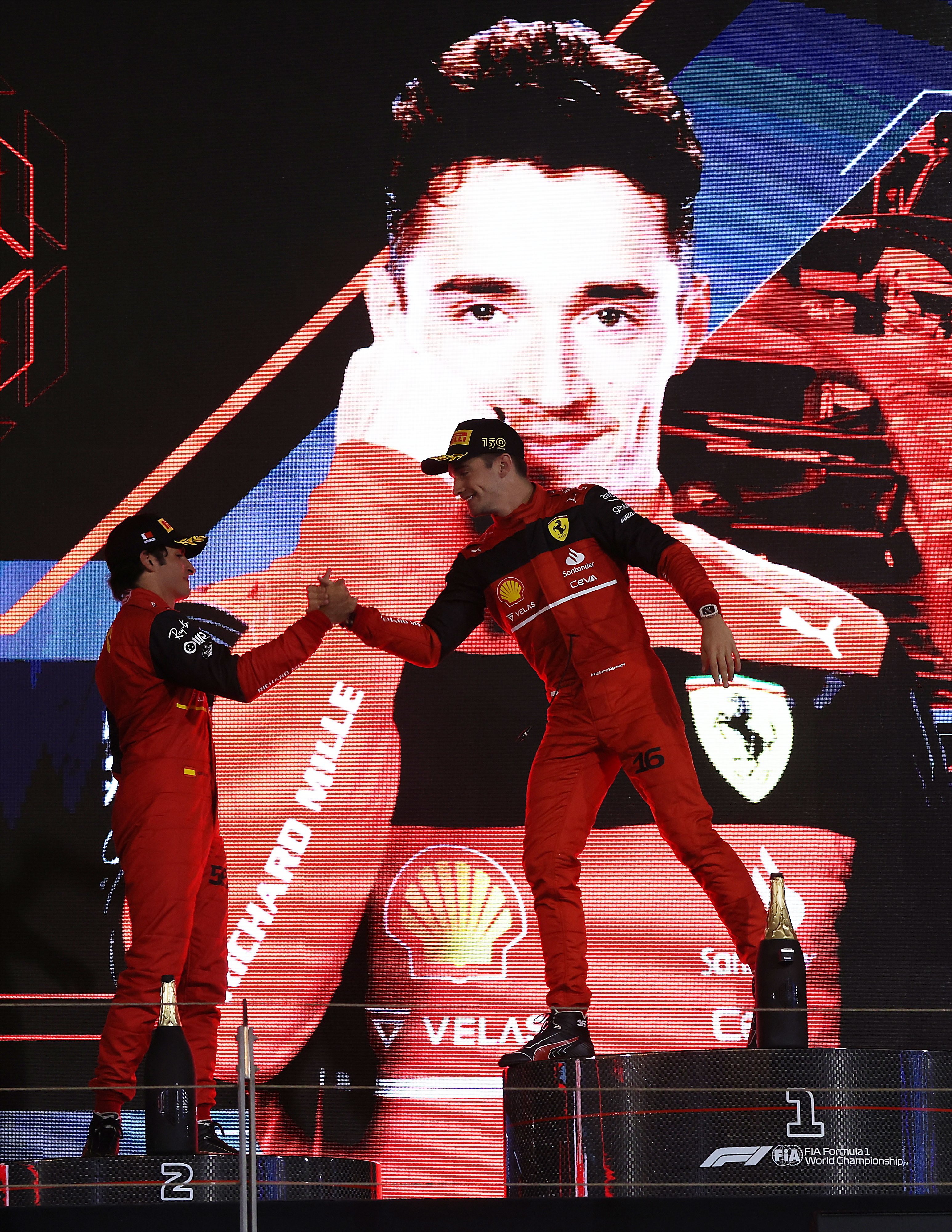 Ferrari es un polvorín, la relación de Carlos Sainz con Leclerc, rota; celos
