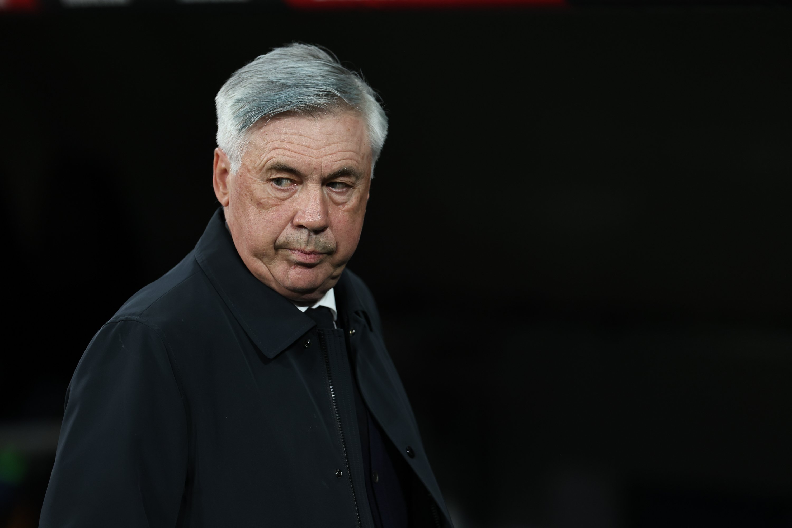 Li demanen que abaixi un 70% el sou, Ancelotti no el vol i ara se sap que no té ofertes millors