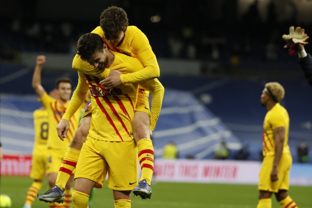 gerard pique gavi fcbarcelona clasico bernabeu real madrid EFE