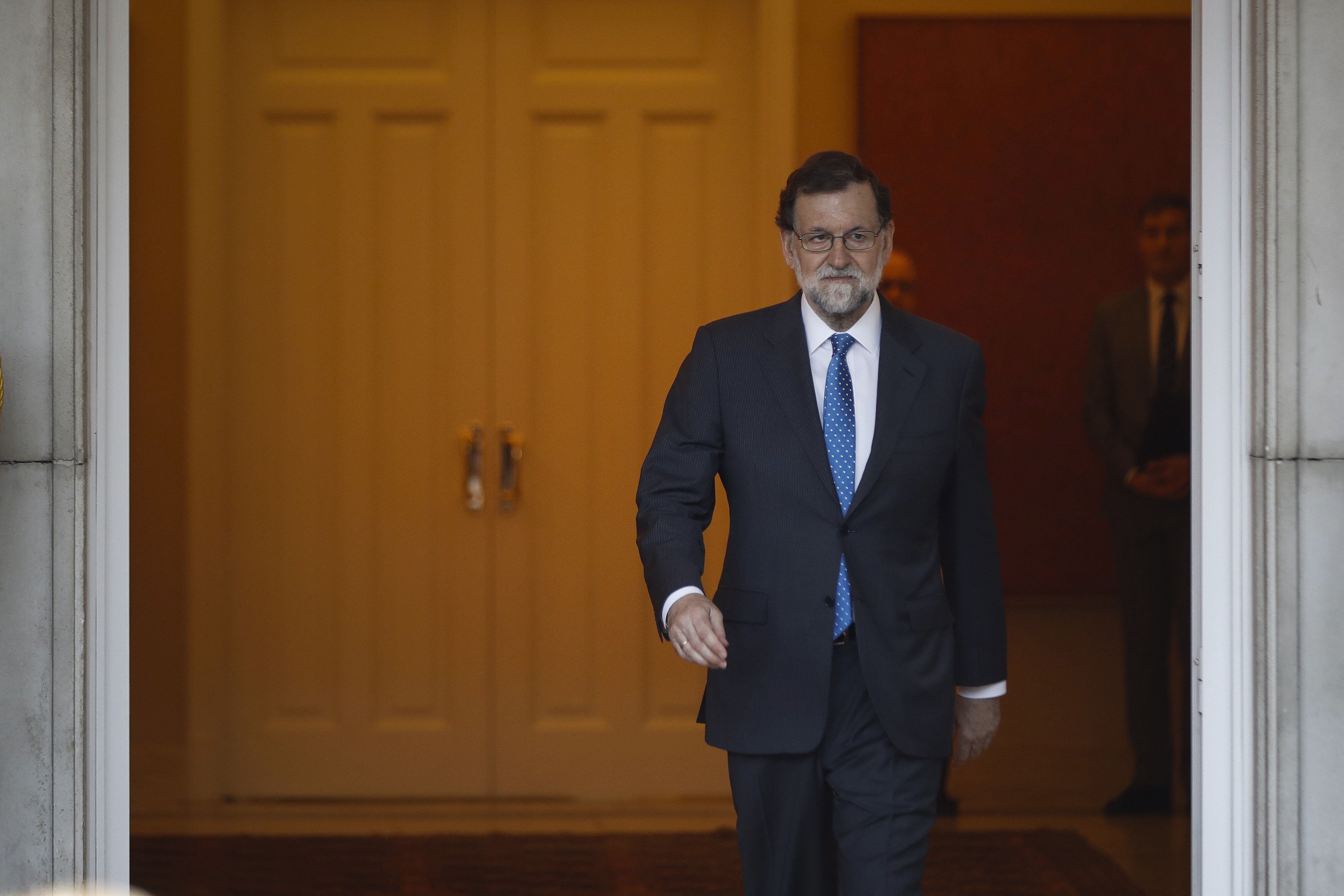Rajoy no actuará contra Puigdemont hasta que no firme convocatoria del referéndum