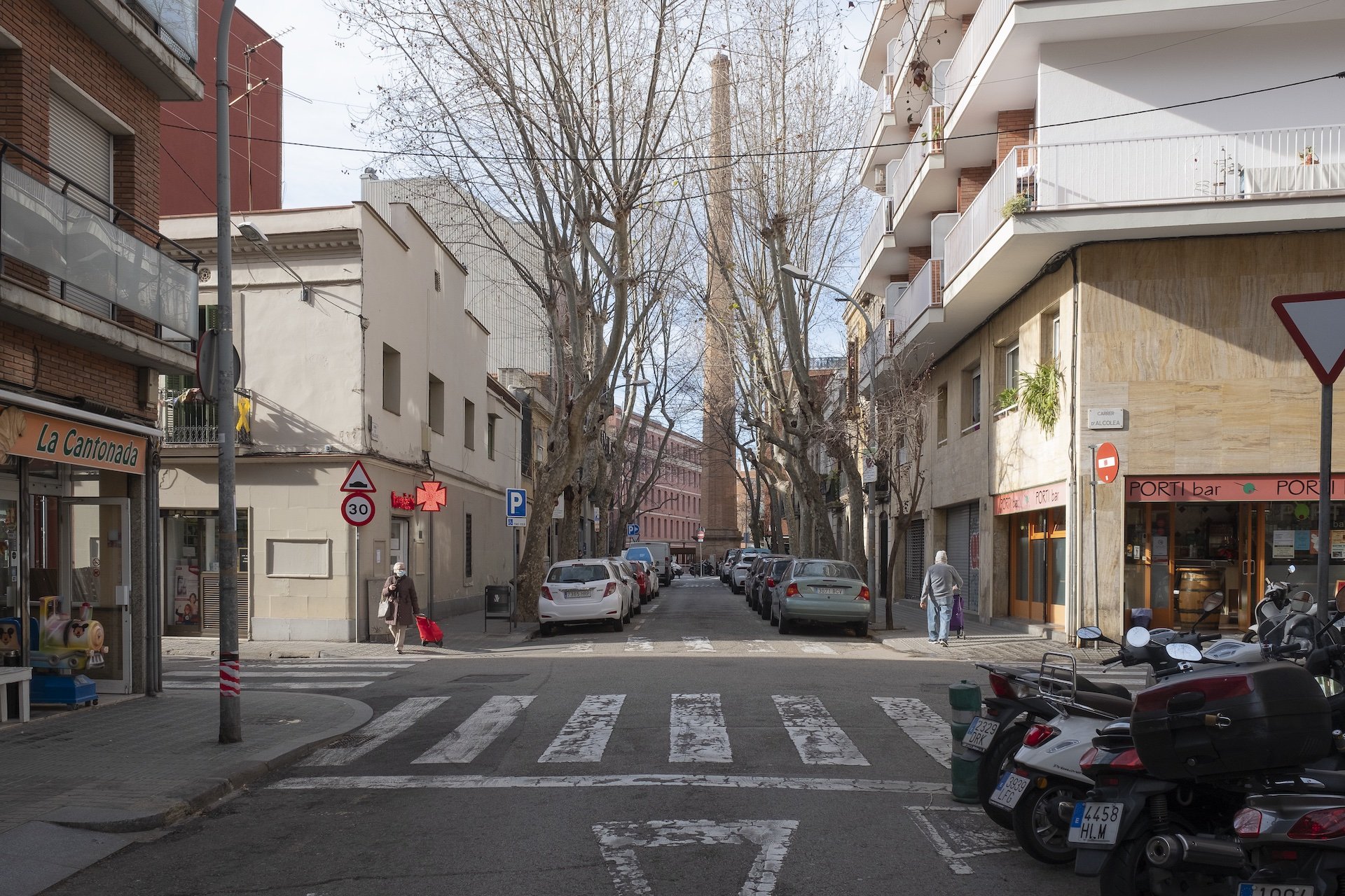 Xemeneies industrials, un patrimoni de Barcelona que convida a reflexionar