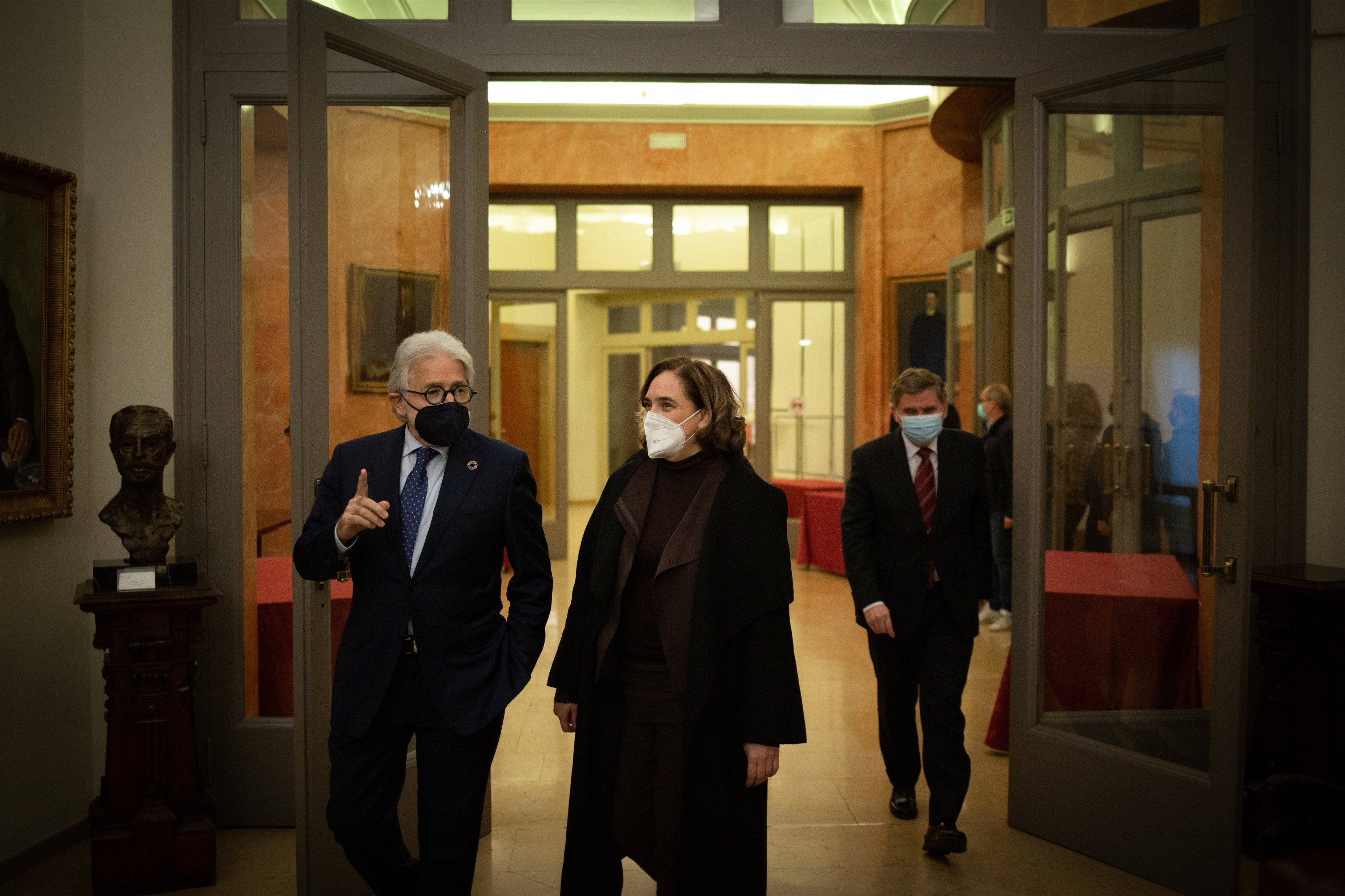 Foment retrata Colau: "Actua com si Barcelona fos la seva finca particular"