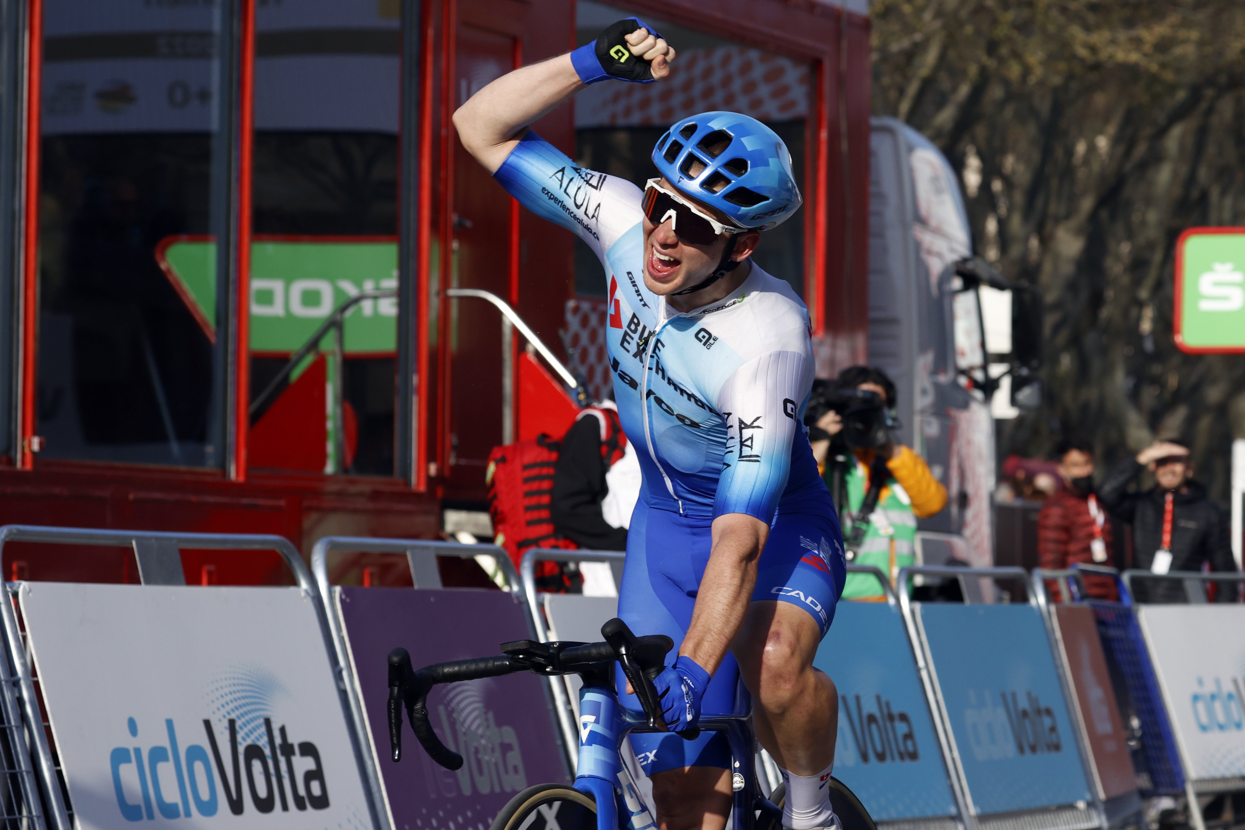 Groves guanya la segona etapa de la Volta a Catalunya, Hvideberg és el nou líder