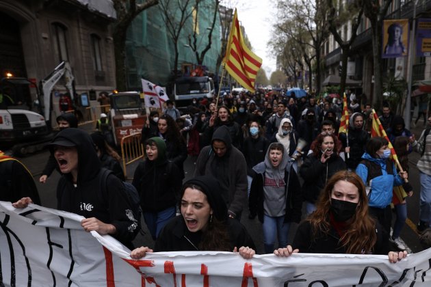 Mani educació maestros y profesores 25% en castellano, cabecera - Sergi Alcàzar