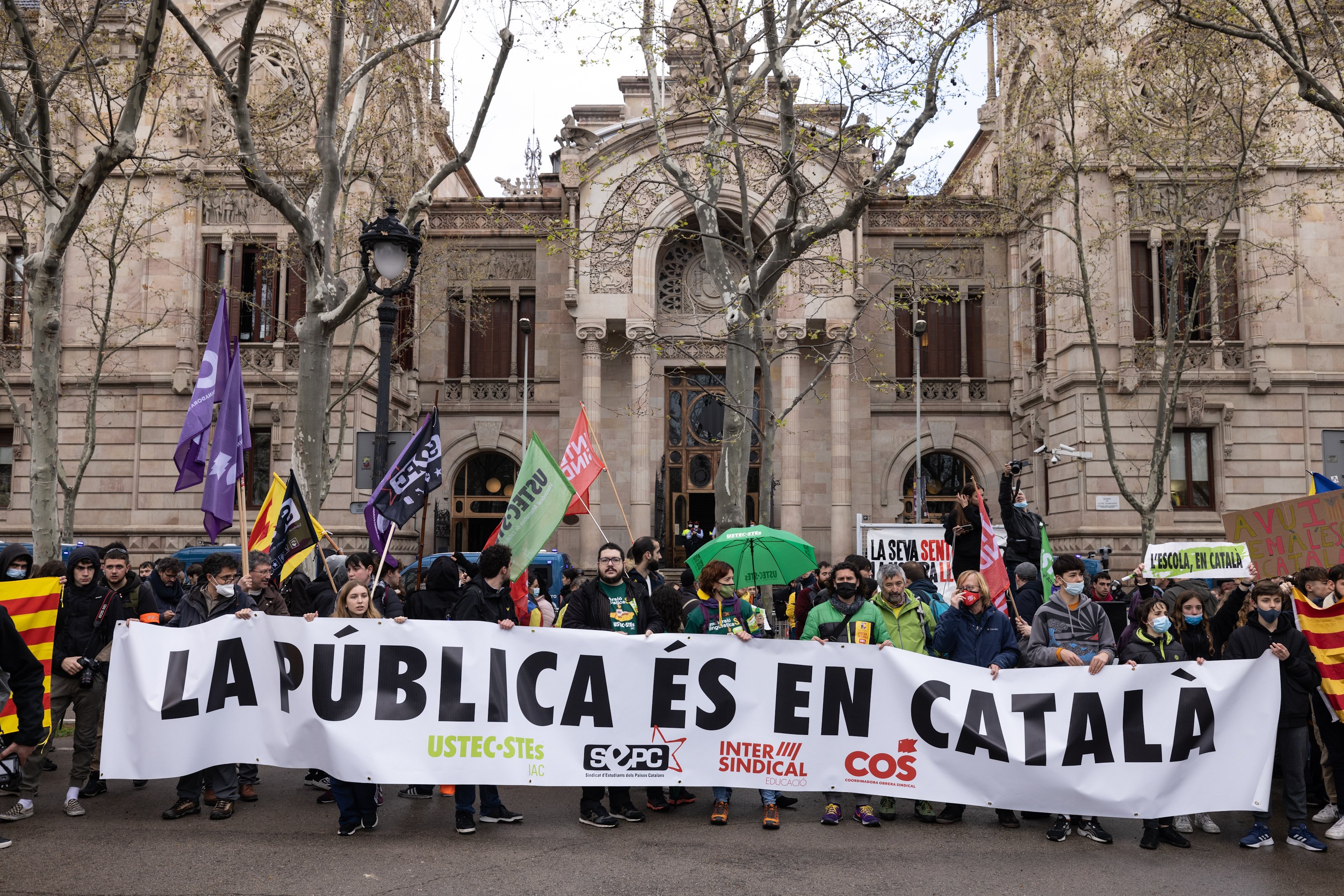 El TSJC ordena impartir més castellà a una segona escola de Barcelona i esquiva la llei catalana