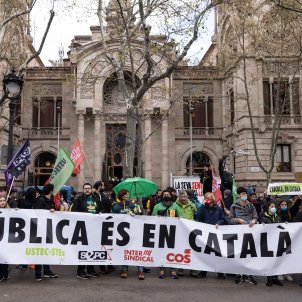 Movimiento de ERC, Junts, PSC y comuns para evitar la imposición del 25% en las aulas
