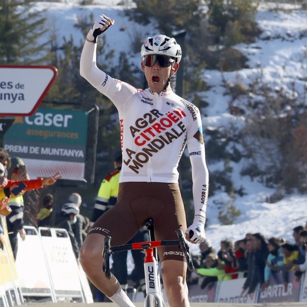 O'Connor se adjudica la etapa y el liderato en La Molina, pero el protagonismo es catalán