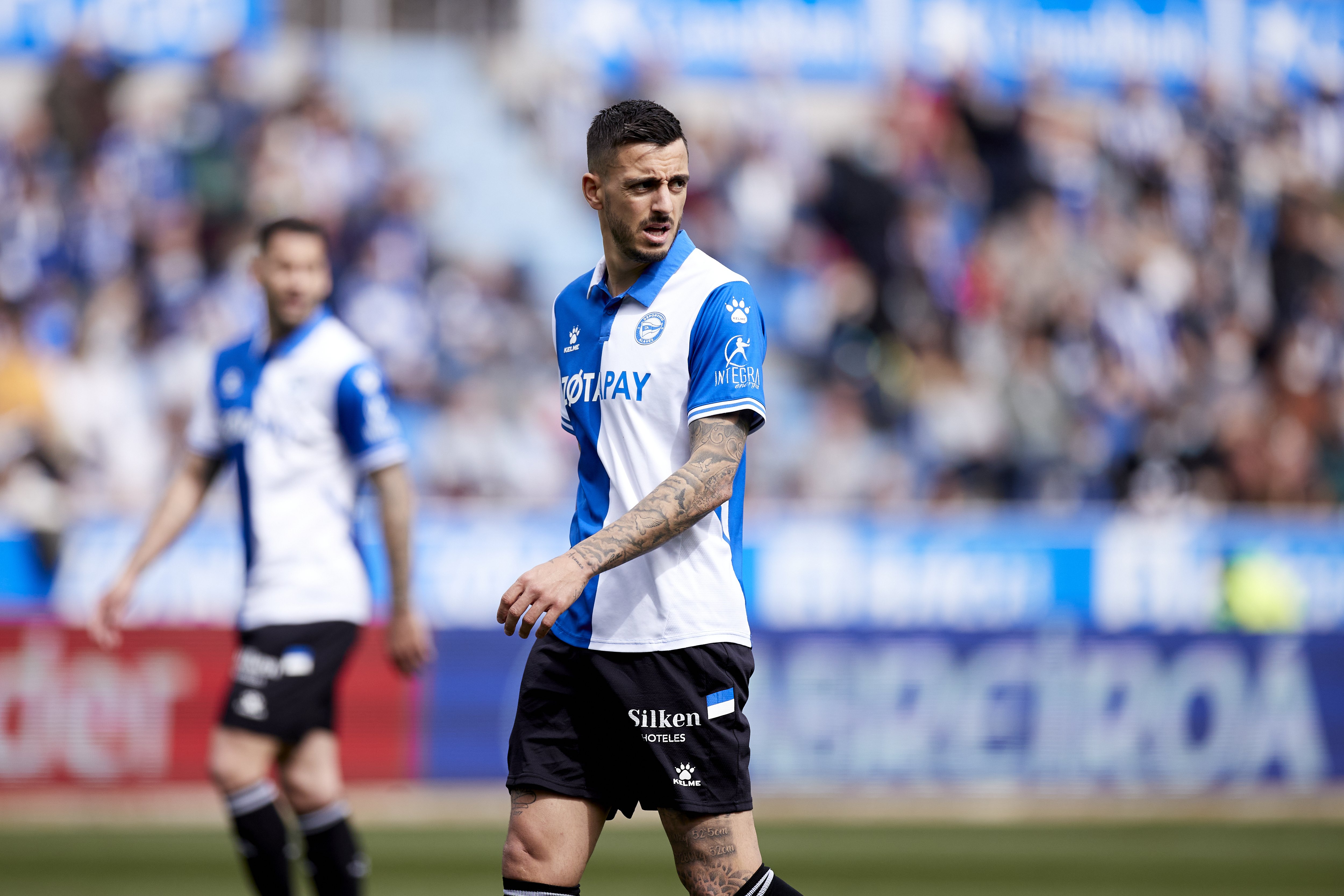 El nuevo Espanyol coge forma: Joselu y Brian Oliván, primeras incorporaciones