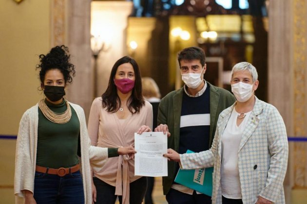 Protección de LLei, catalán, Parlament - Junts