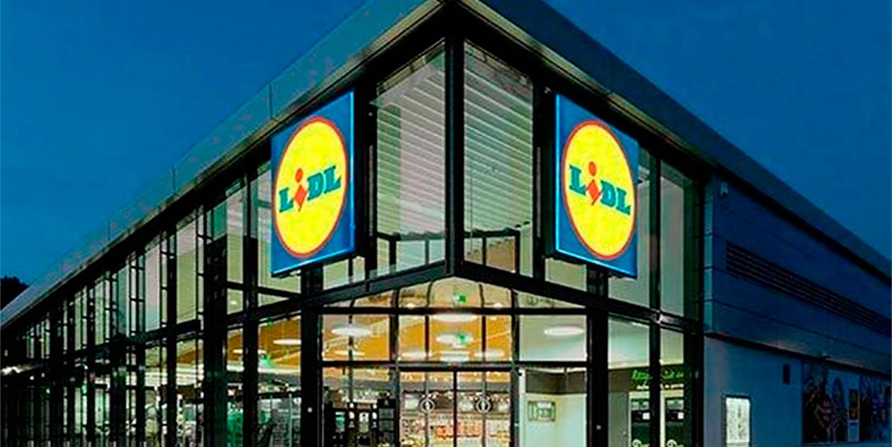 Lidl tiene un horno portátil con asador giratorio para pollos