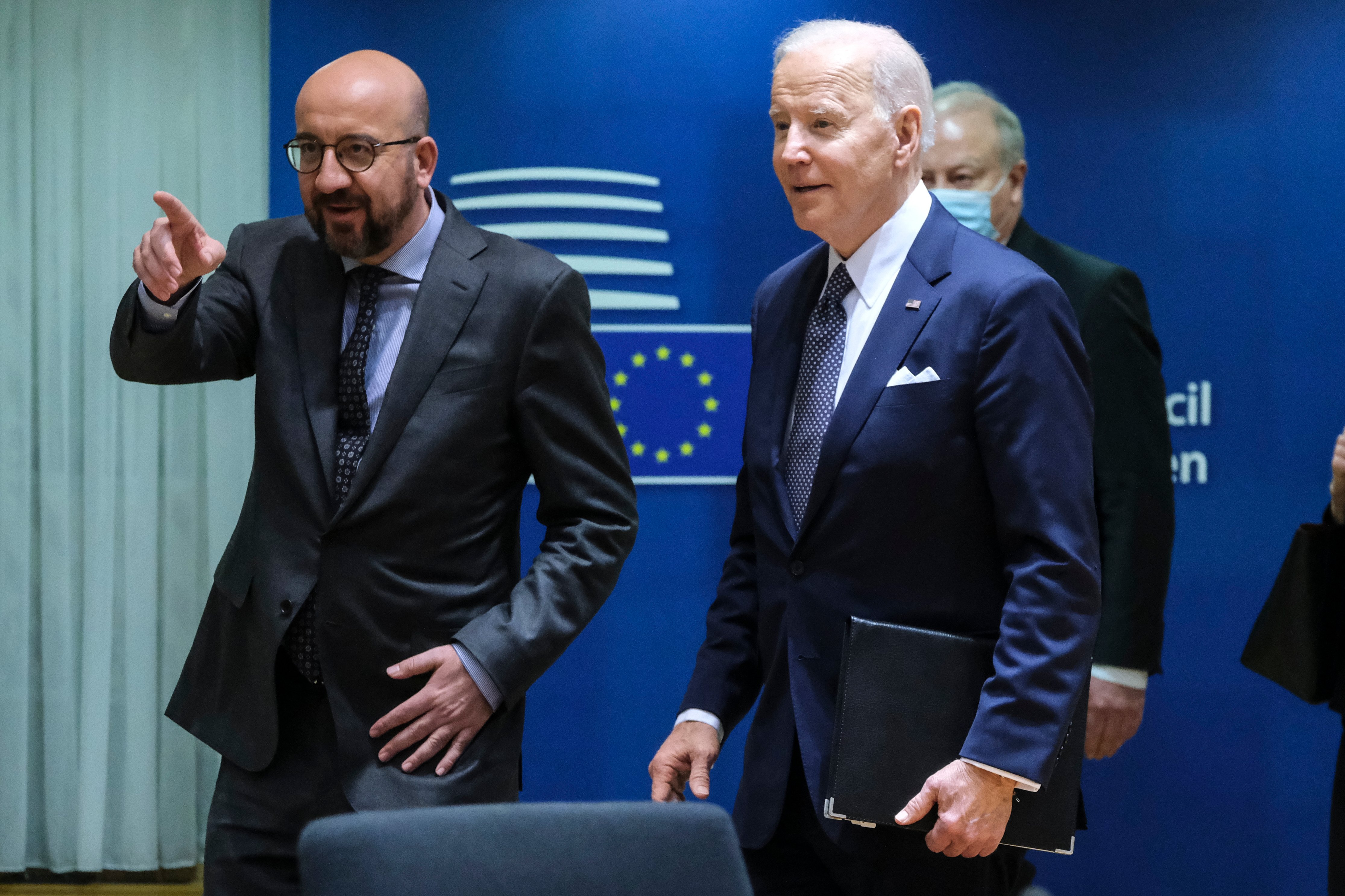 Biden presiona pero la UE descarta sanciones energéticas para Rusia