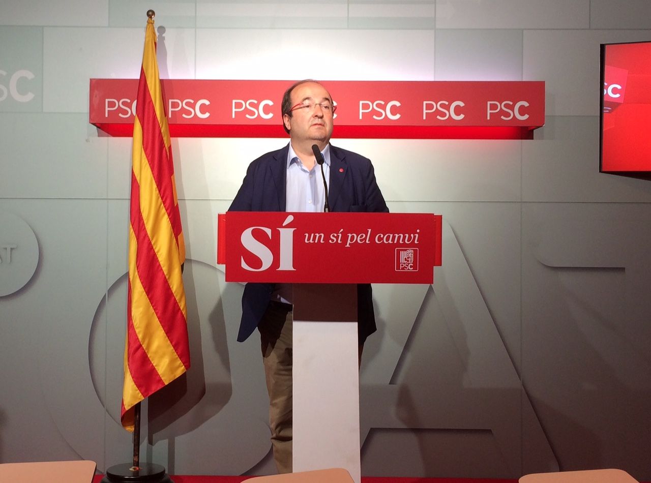 Iceta se queda solo defendiendo la vía canadiense