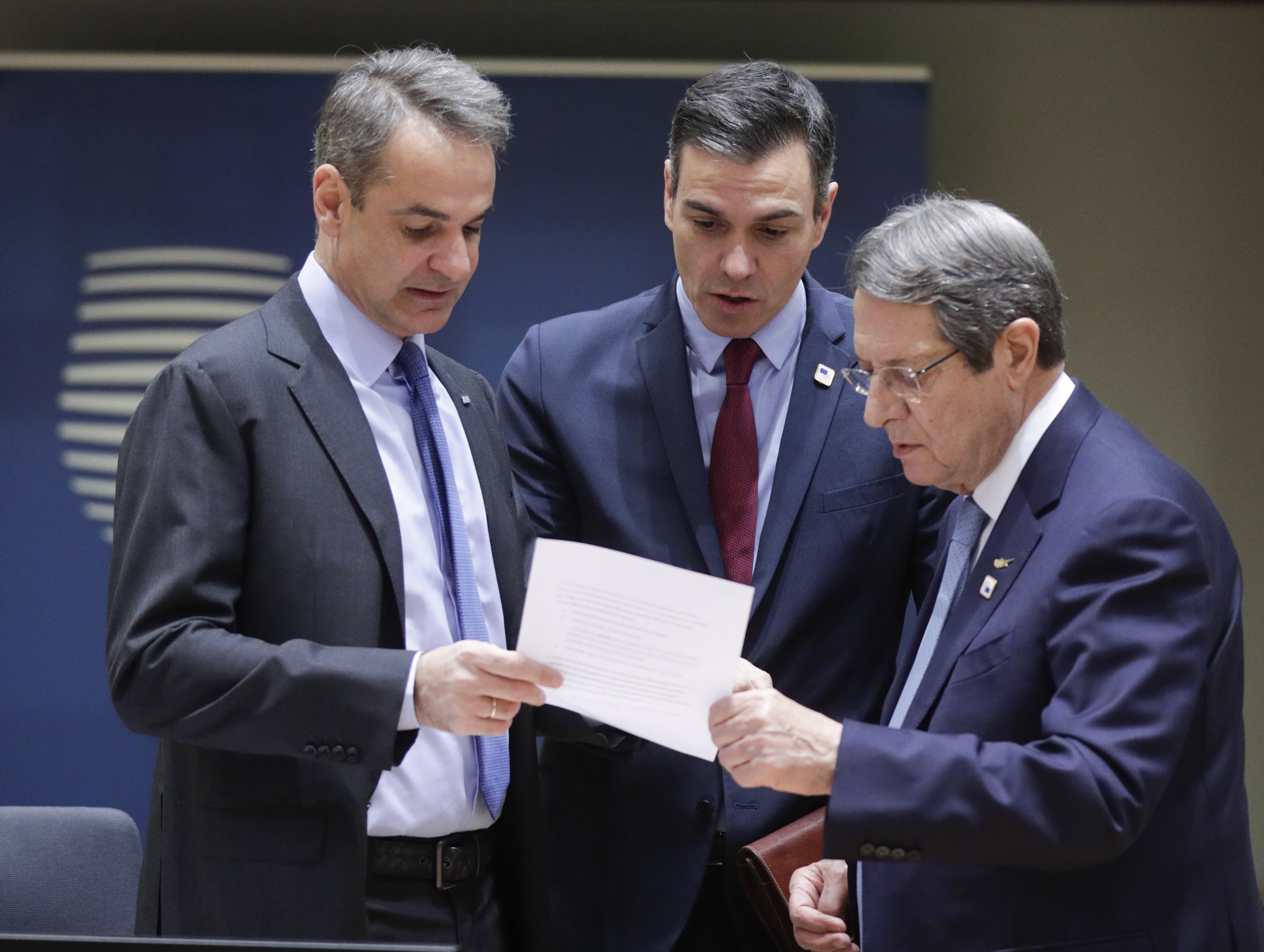Spanish PM's boil-over interrupts European Council energy meeting: "I need some air"