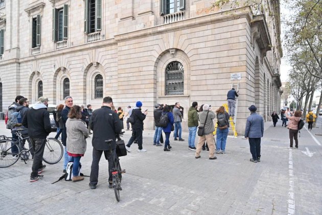 Retirada de placa de Antonio López en Via Laietana, Barcelona   Ayuntamiento de Barcelona