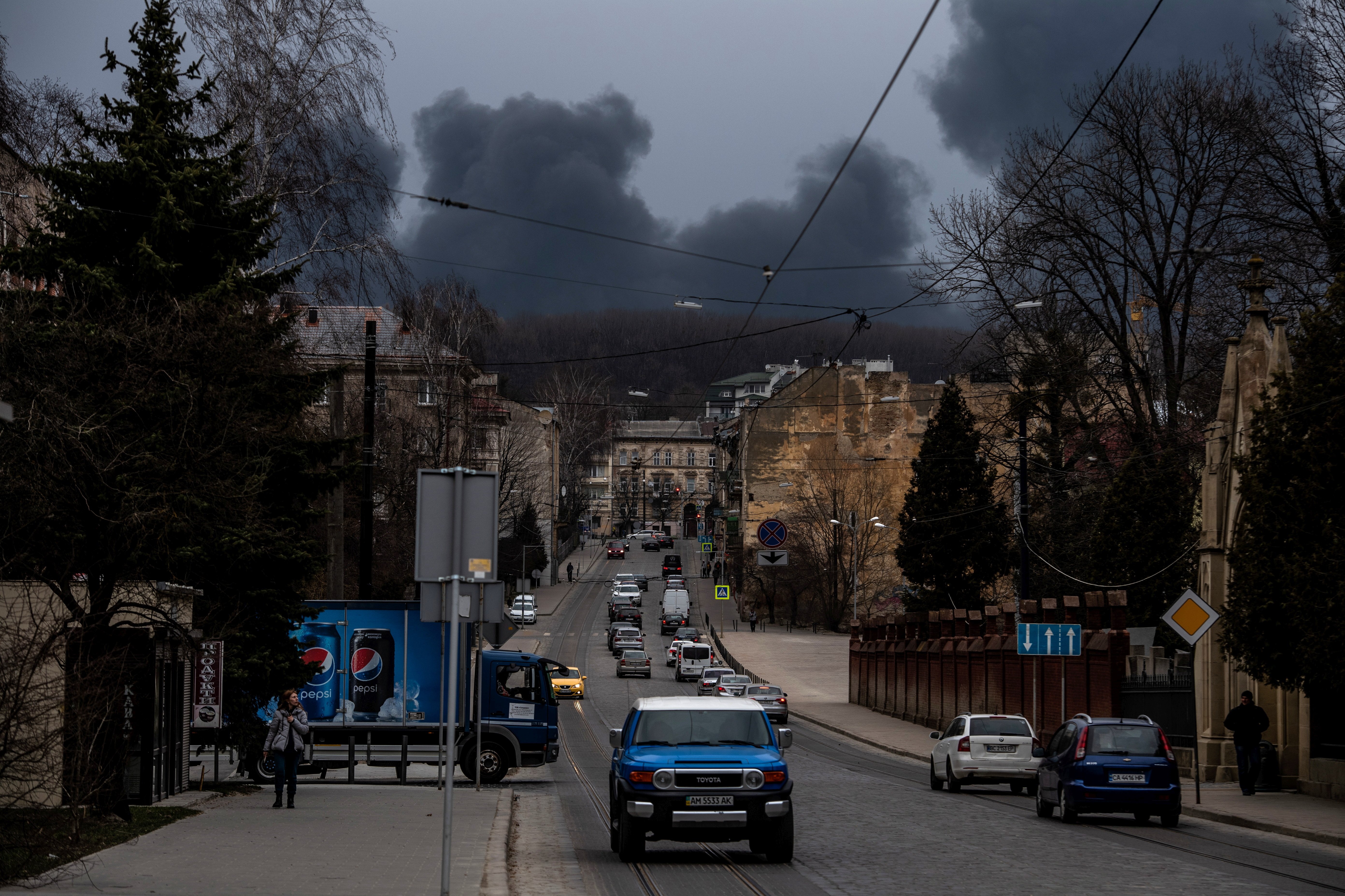 Rússia ataca Lviv, a tocar de Polònia i en plena visita de Biden