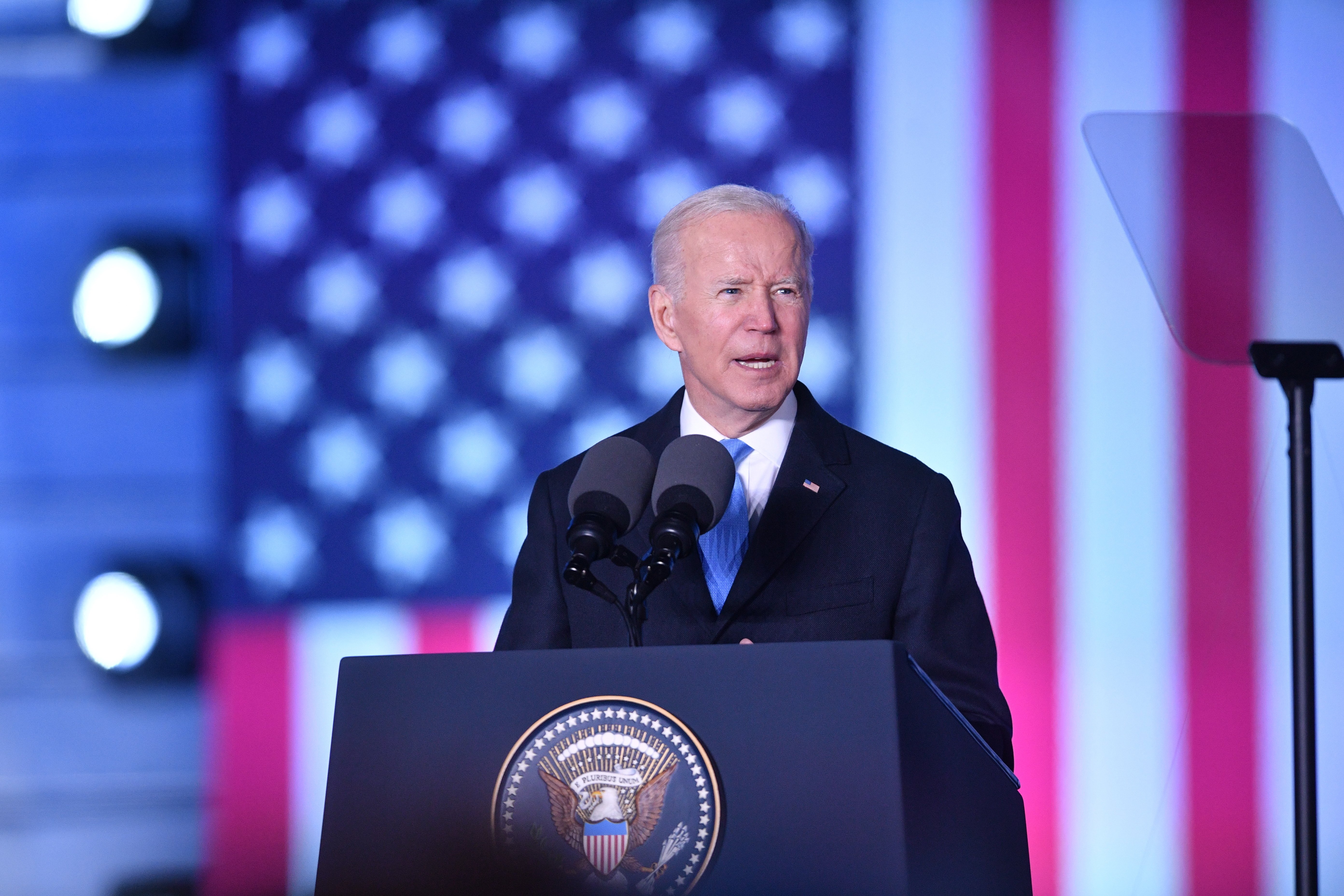 Biden dice que Putin "no puede permanecer en el poder"