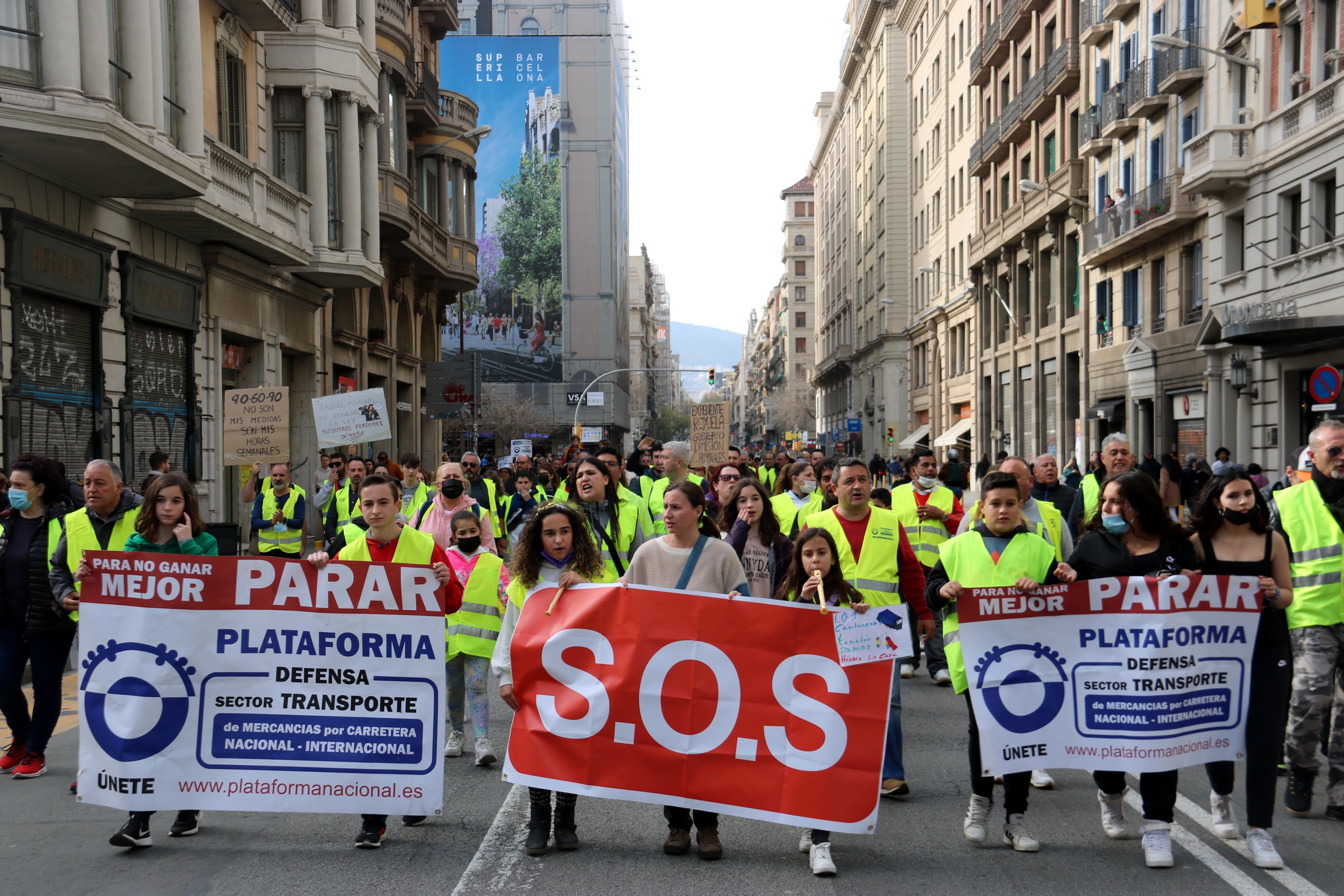 Los transportistas anuncian más protestas para esta semana en Barcelona