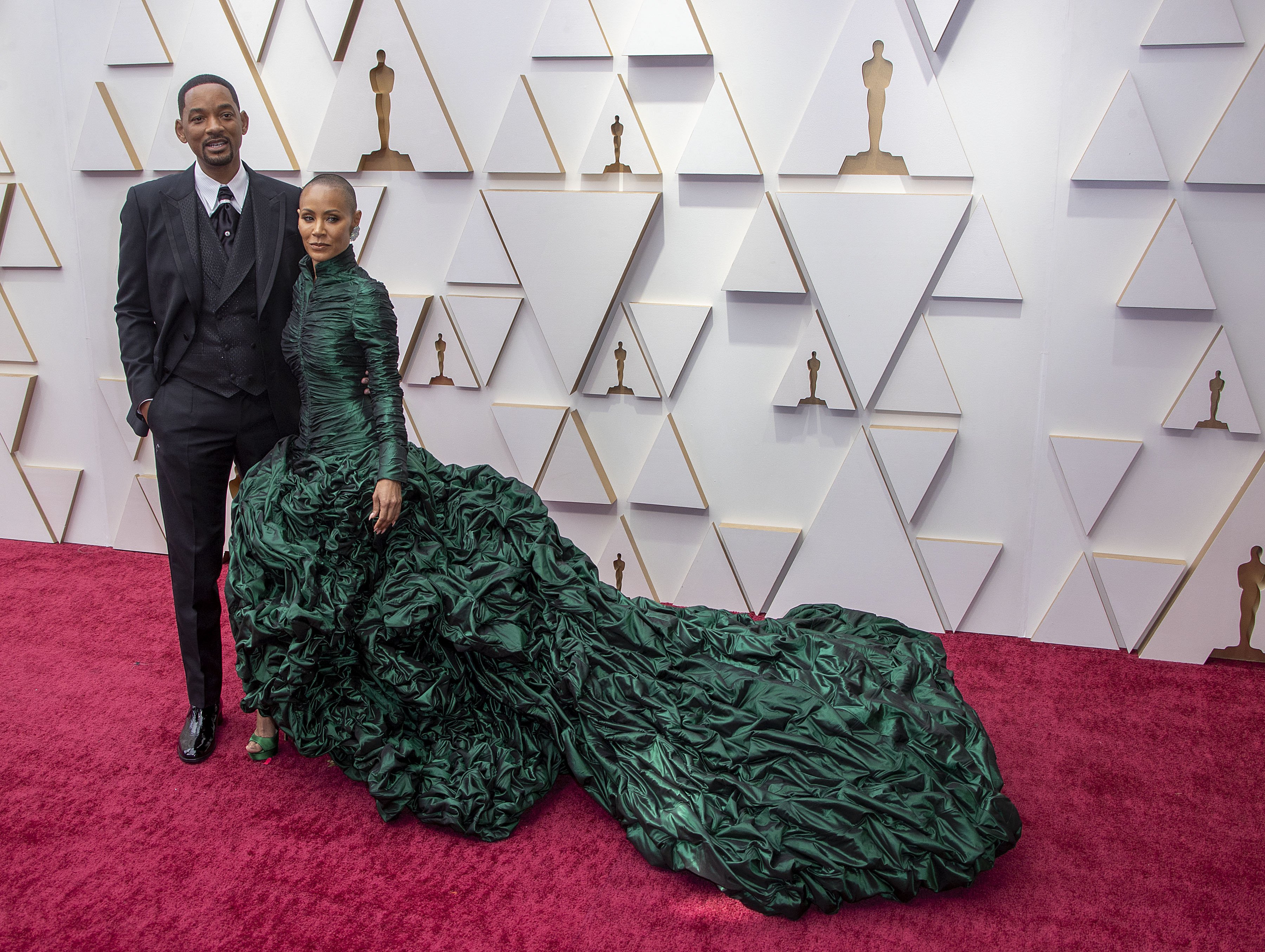 Los Oscar condenan la bofetada de Will Smith y estudian castigarlo