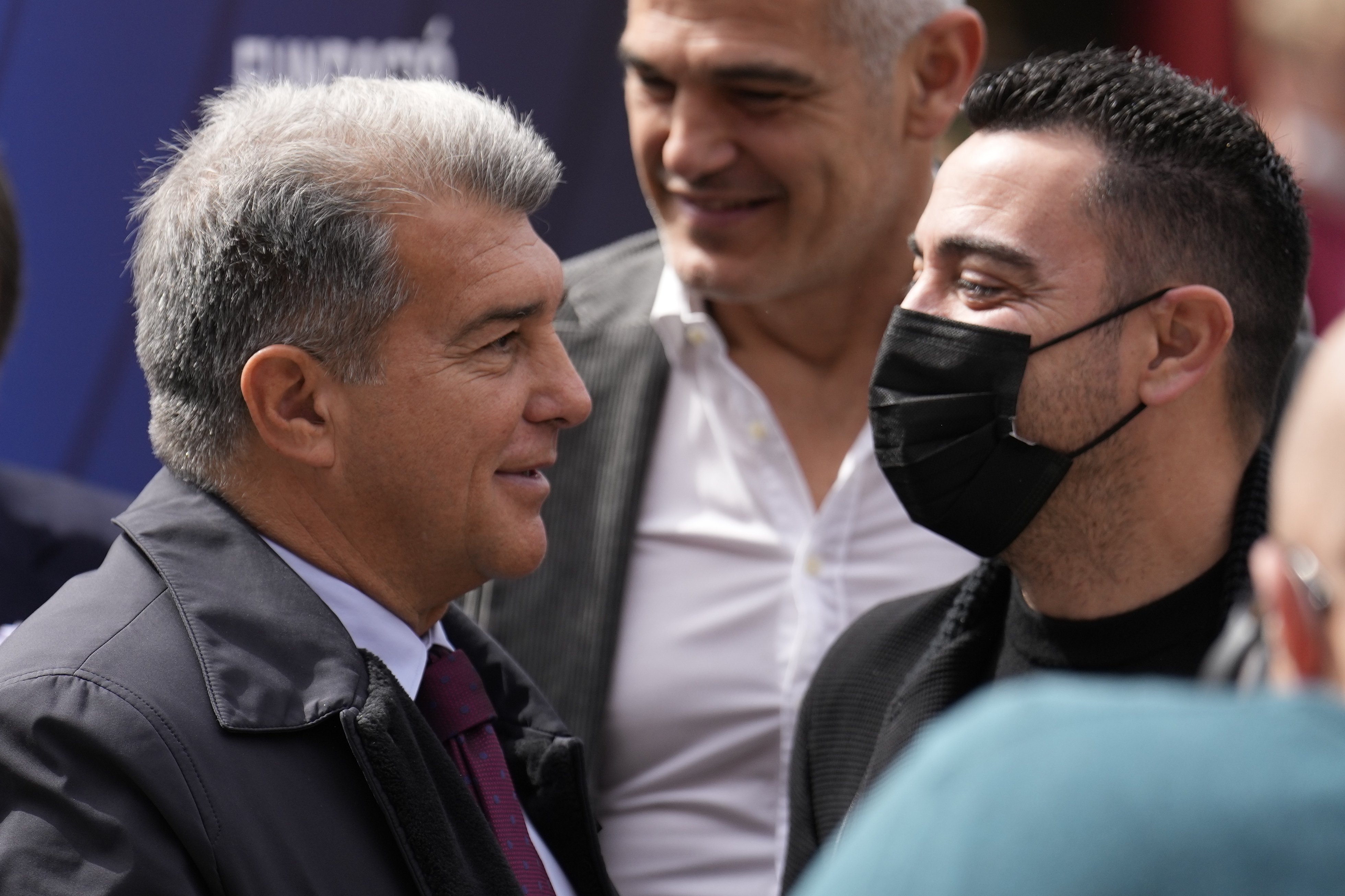 11 salidas y 9 fichajes es lo que pide Xavi Hernández a Joan Laporta para el nuevo Barça
