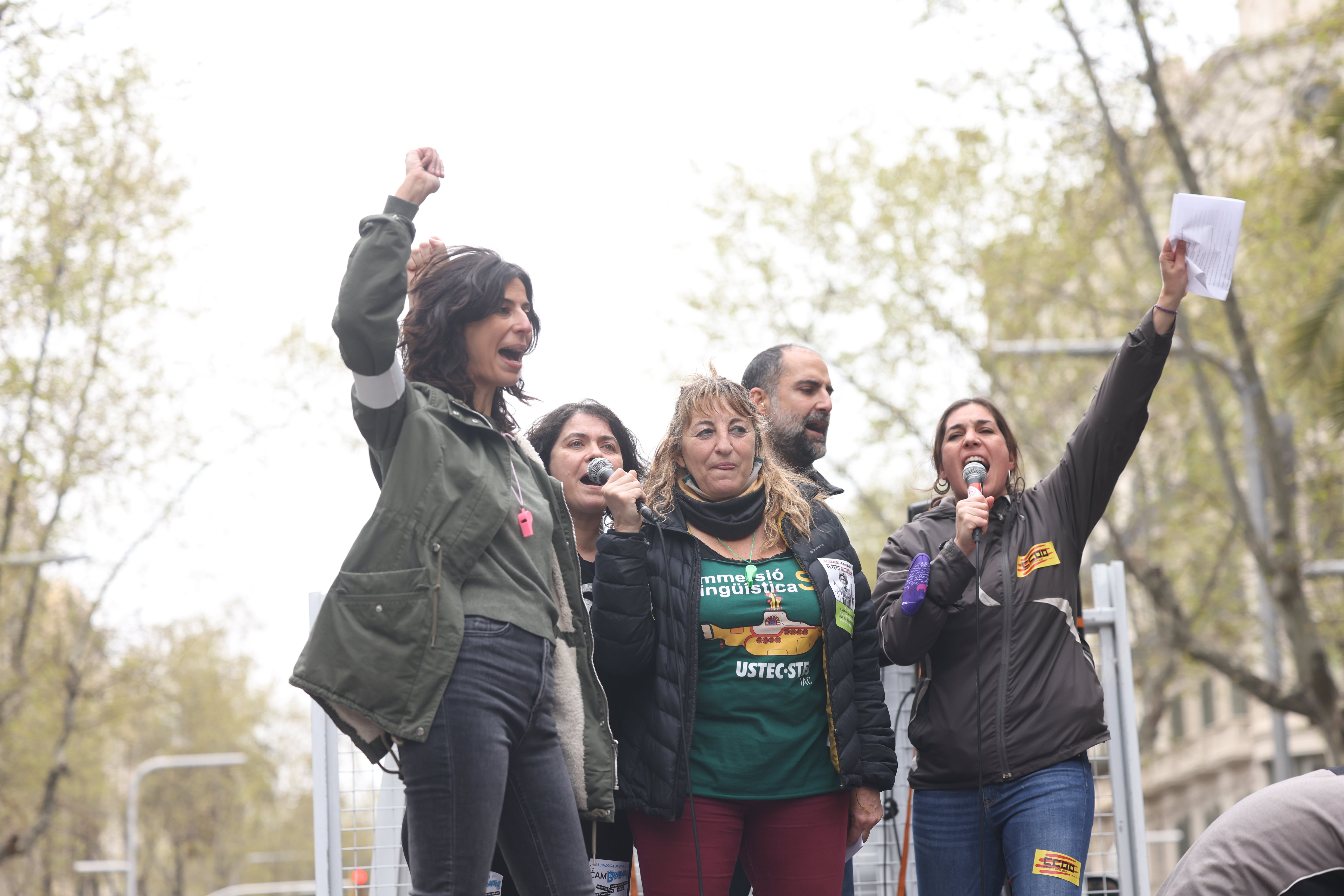 Educació acepta reducir una hora lectiva a los profesores si desconvocan la huelga