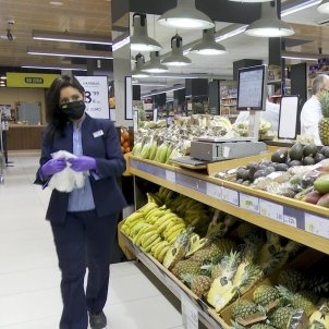 Trabajadora supermercado bm bilbao - europa press