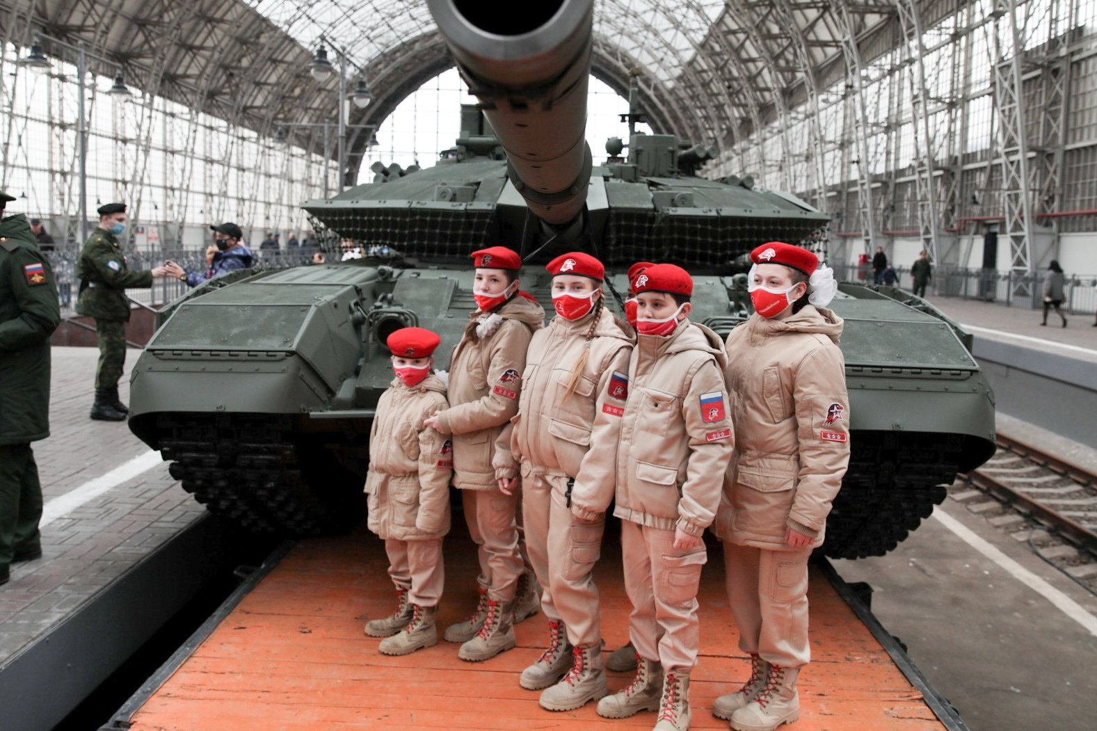 La guerra de desgaste: Rusia prepara enviar soldados menores de edad y voluntarios