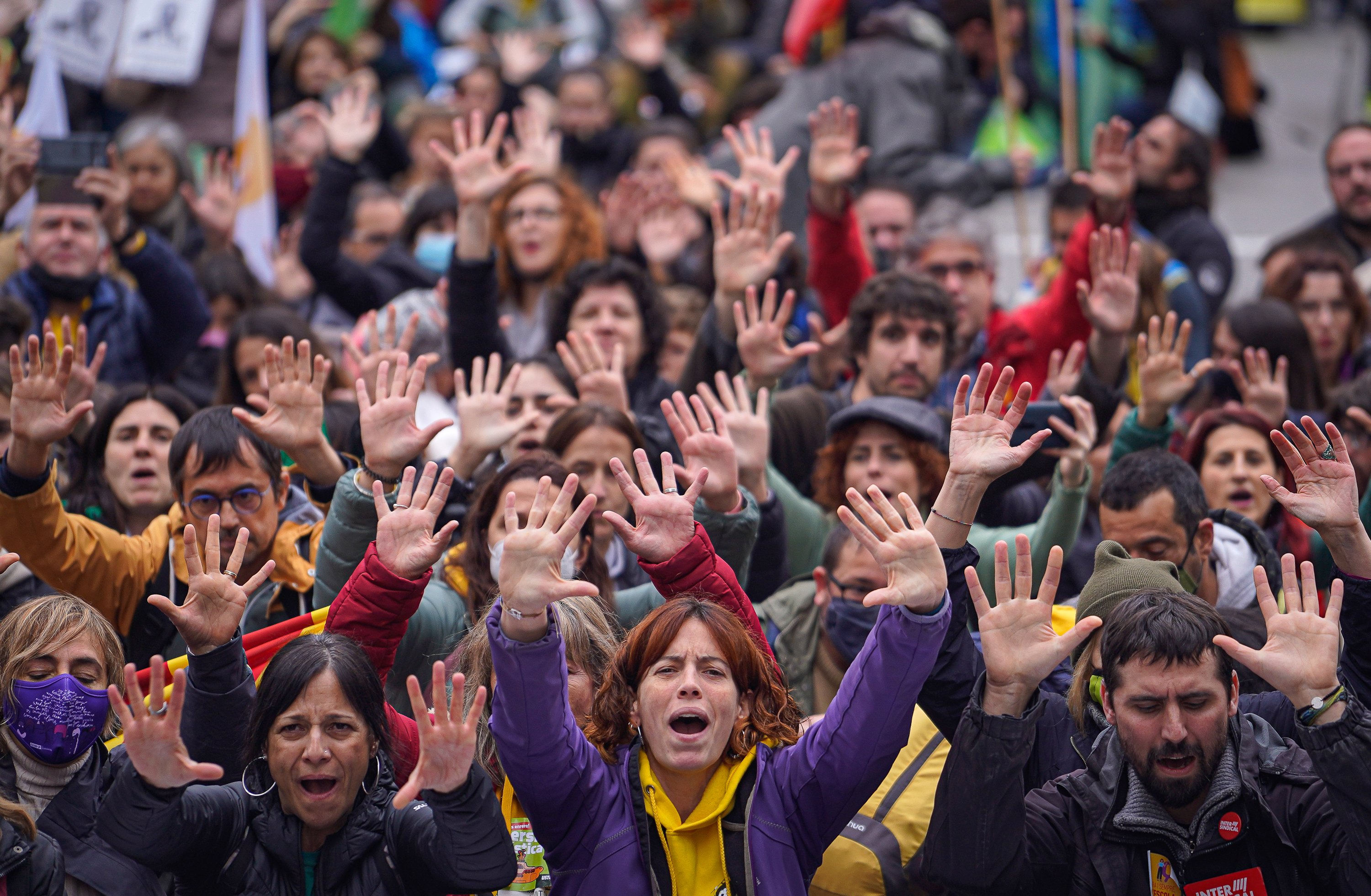 Alerta, ens estan cremant!: crònica d'un ensenyament en flames