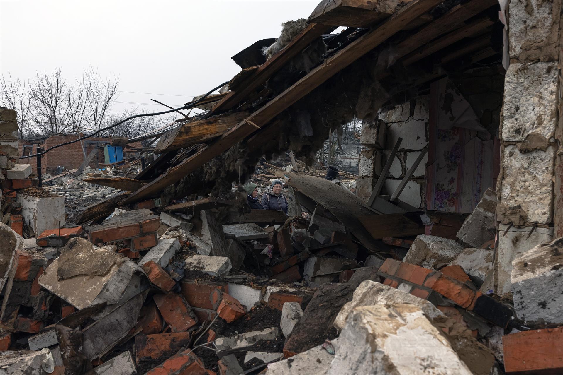 casa destrozada invasion guerra Boromlia  efe