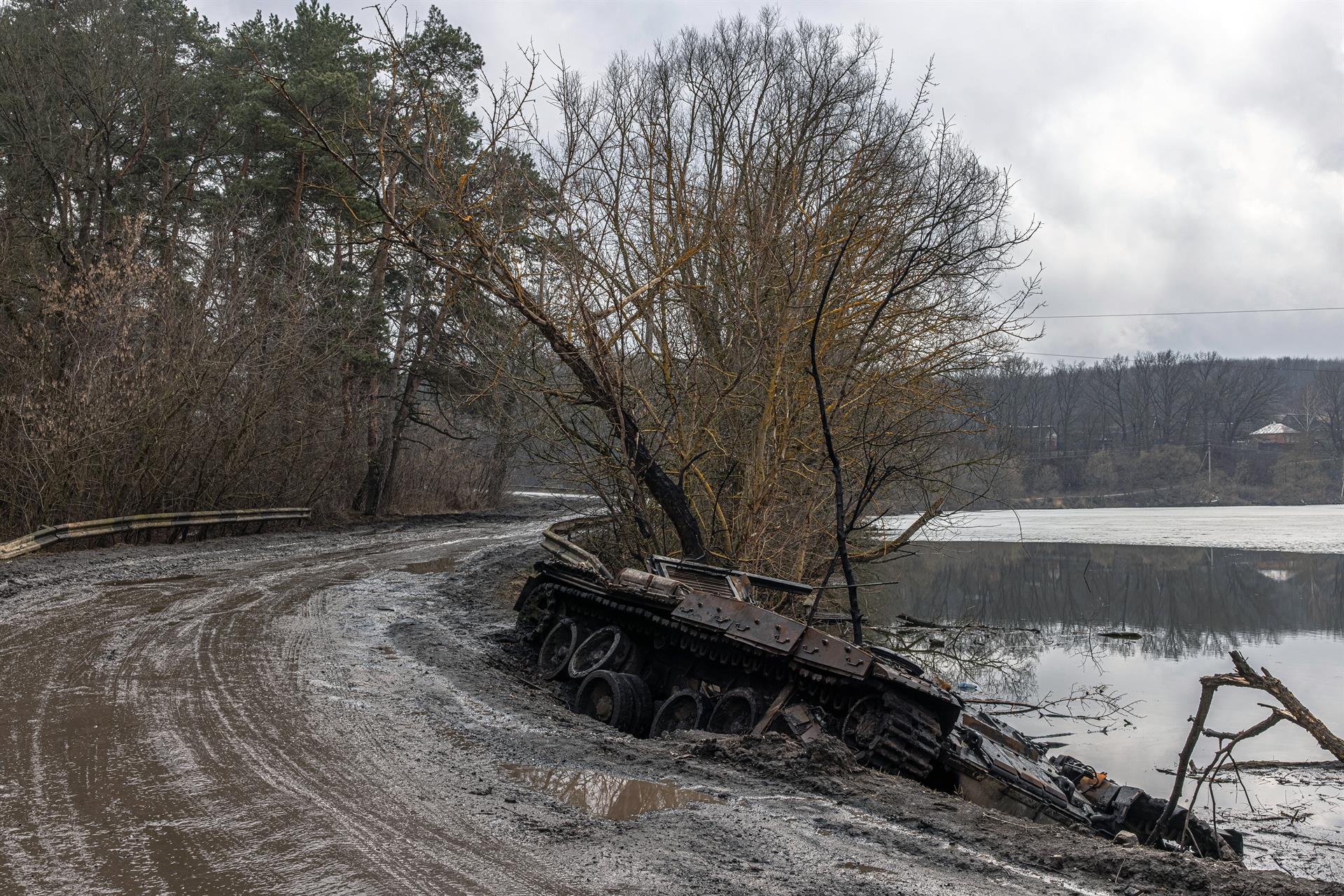 tanque ruso destrozado sumy efe