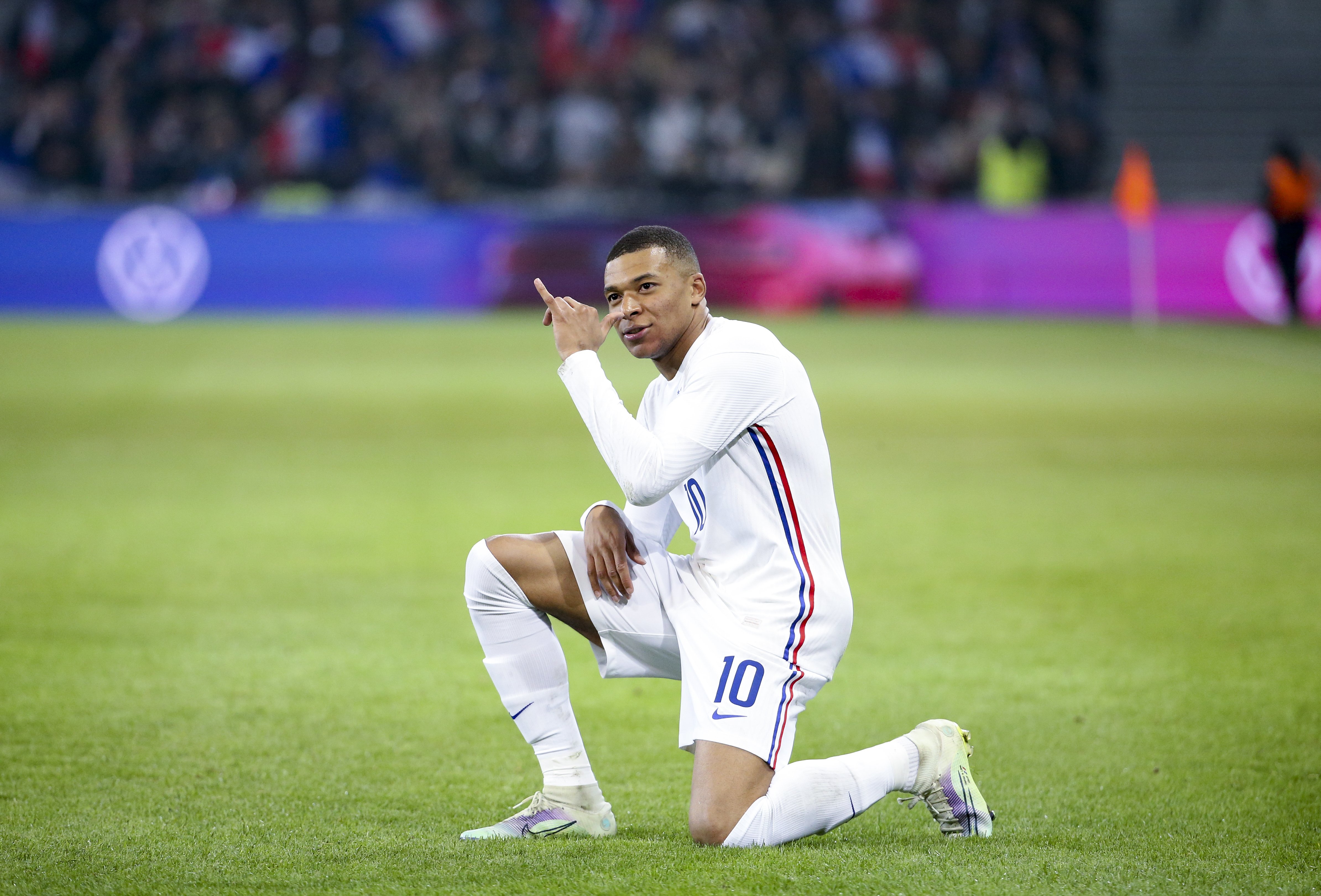 Contratiempo en el Real Madrid: Mbappé se replantea renovar con el PSG