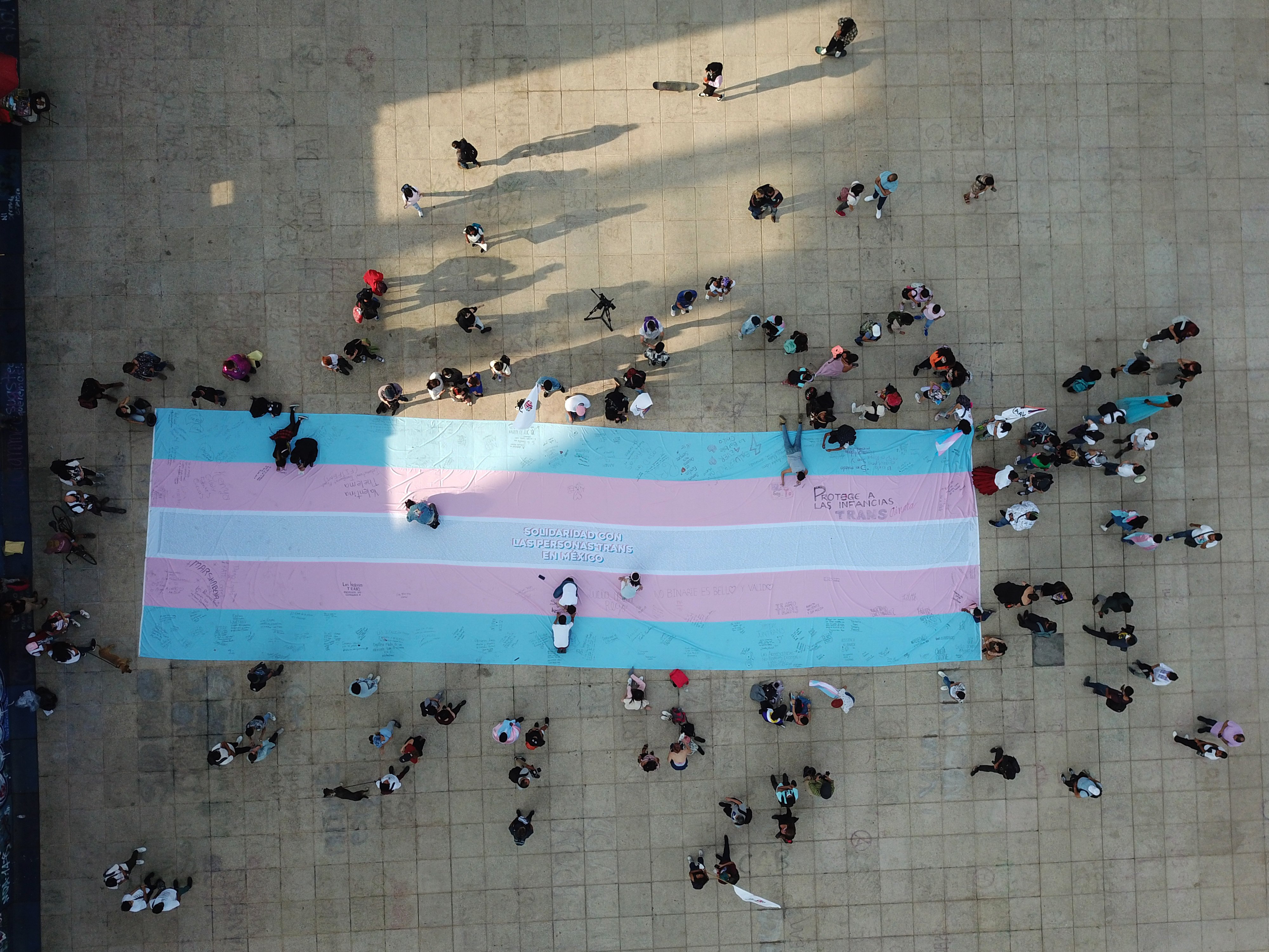 Els passaports dels EUA tindran una casella per a les persones trans no binàries