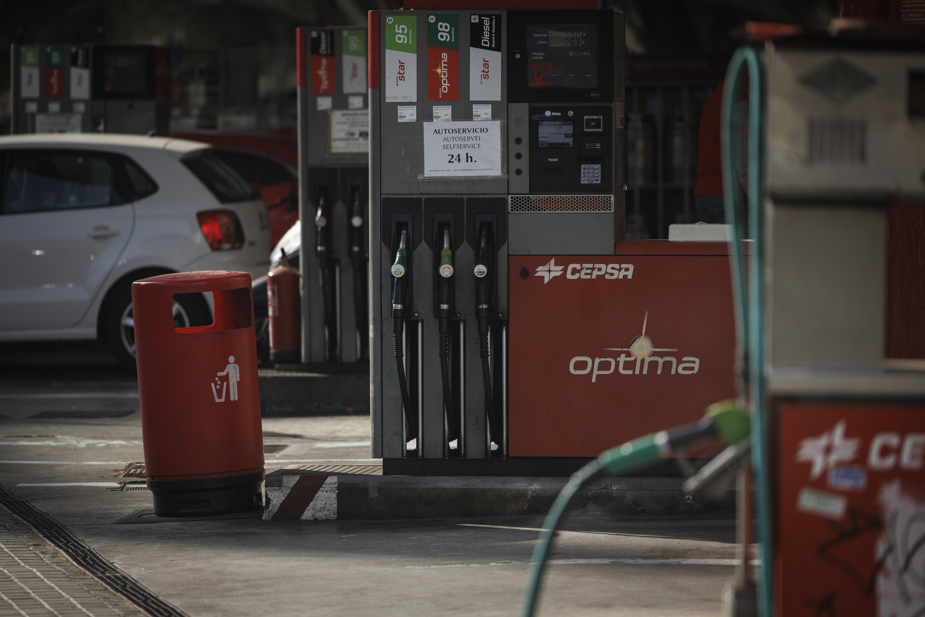 El preu de la gasolina podria arribar als 3 euros aquest estiu