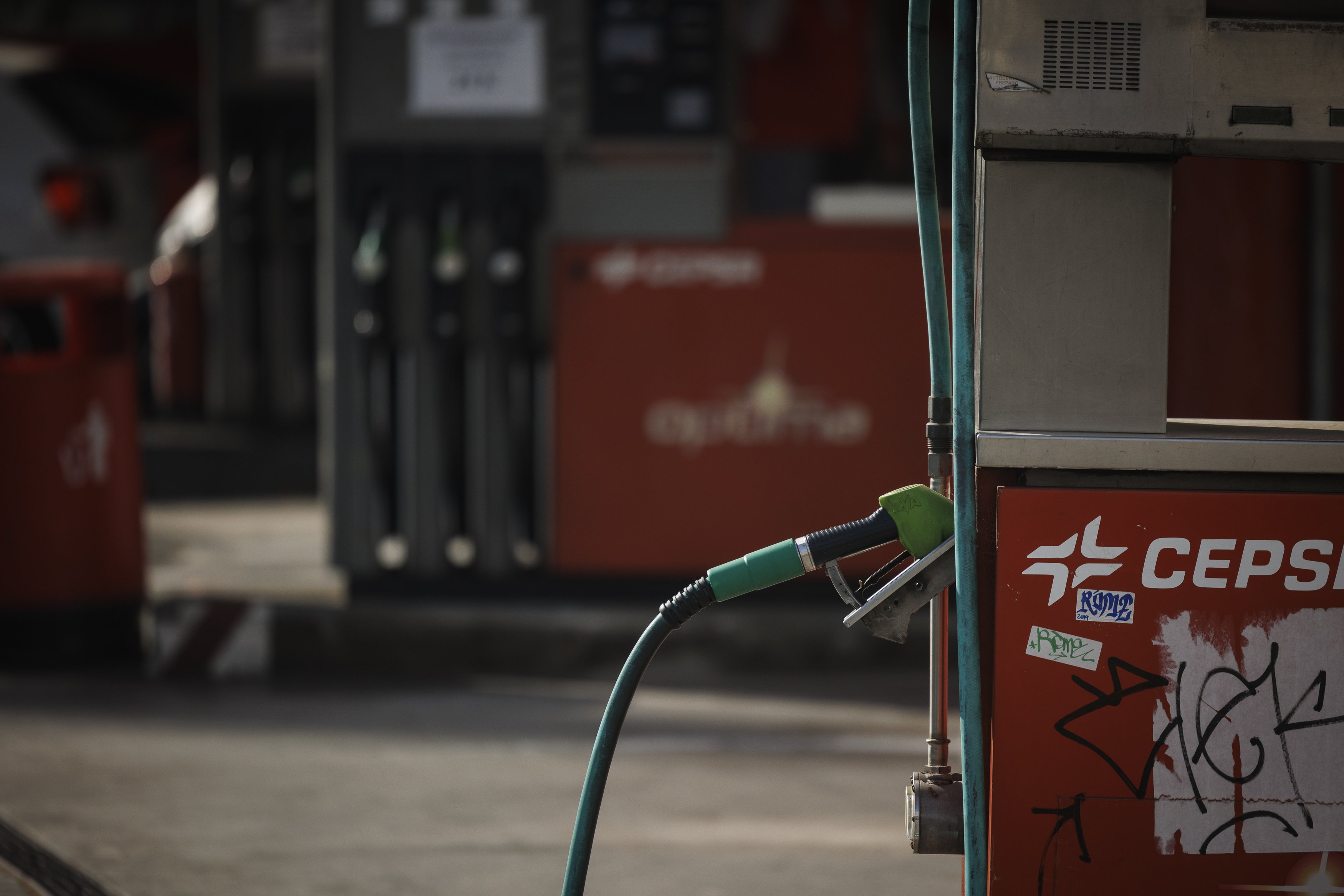 ¿El incremento de la capacidad de refino rebajará el precio de los combustibles?
