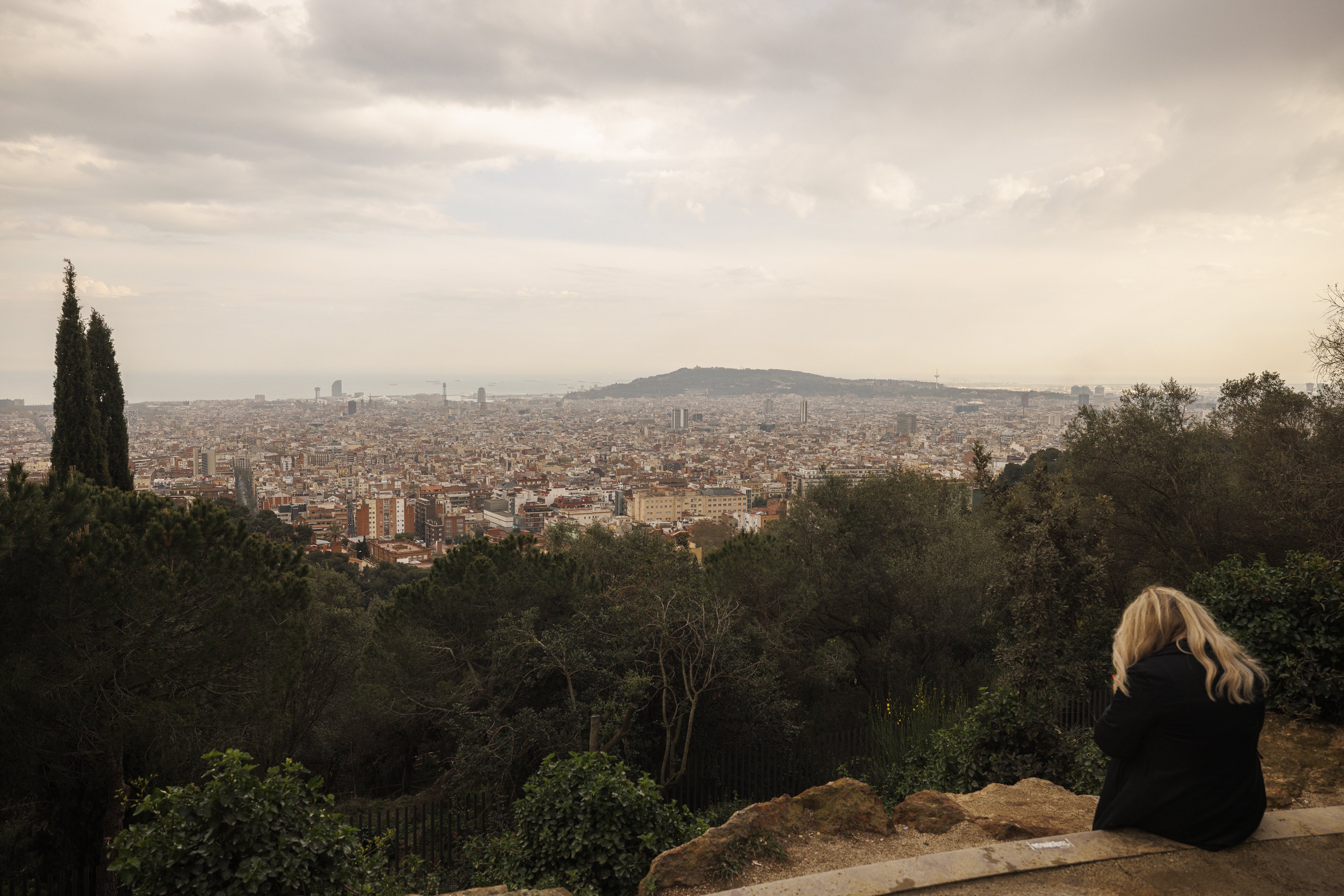 Mirador Joan Sales vistas Barcelona edificios pisos alquiler viviendas montjuïc  - Sergi Alcazar