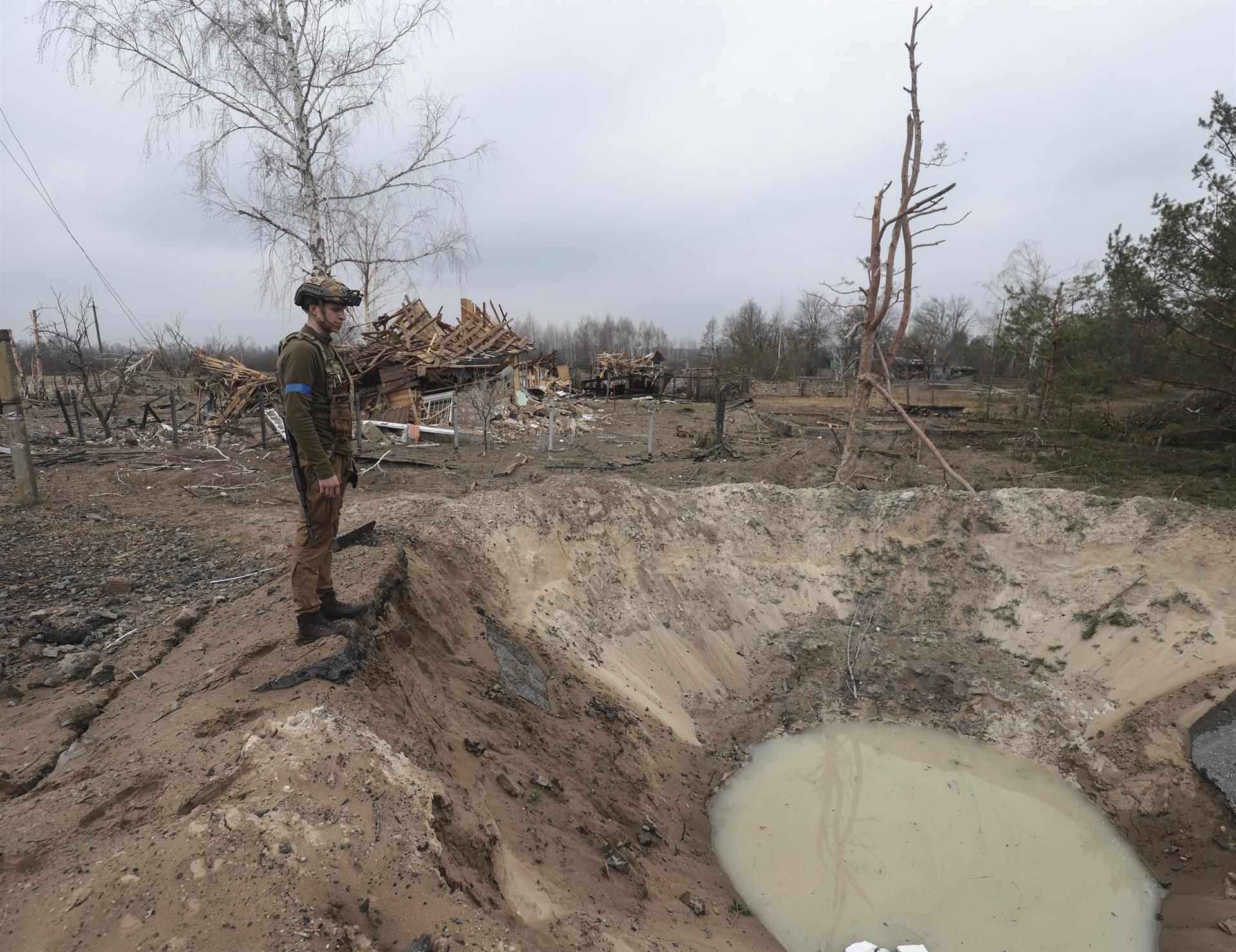 agujero bomba ucrania guerra rusia efe