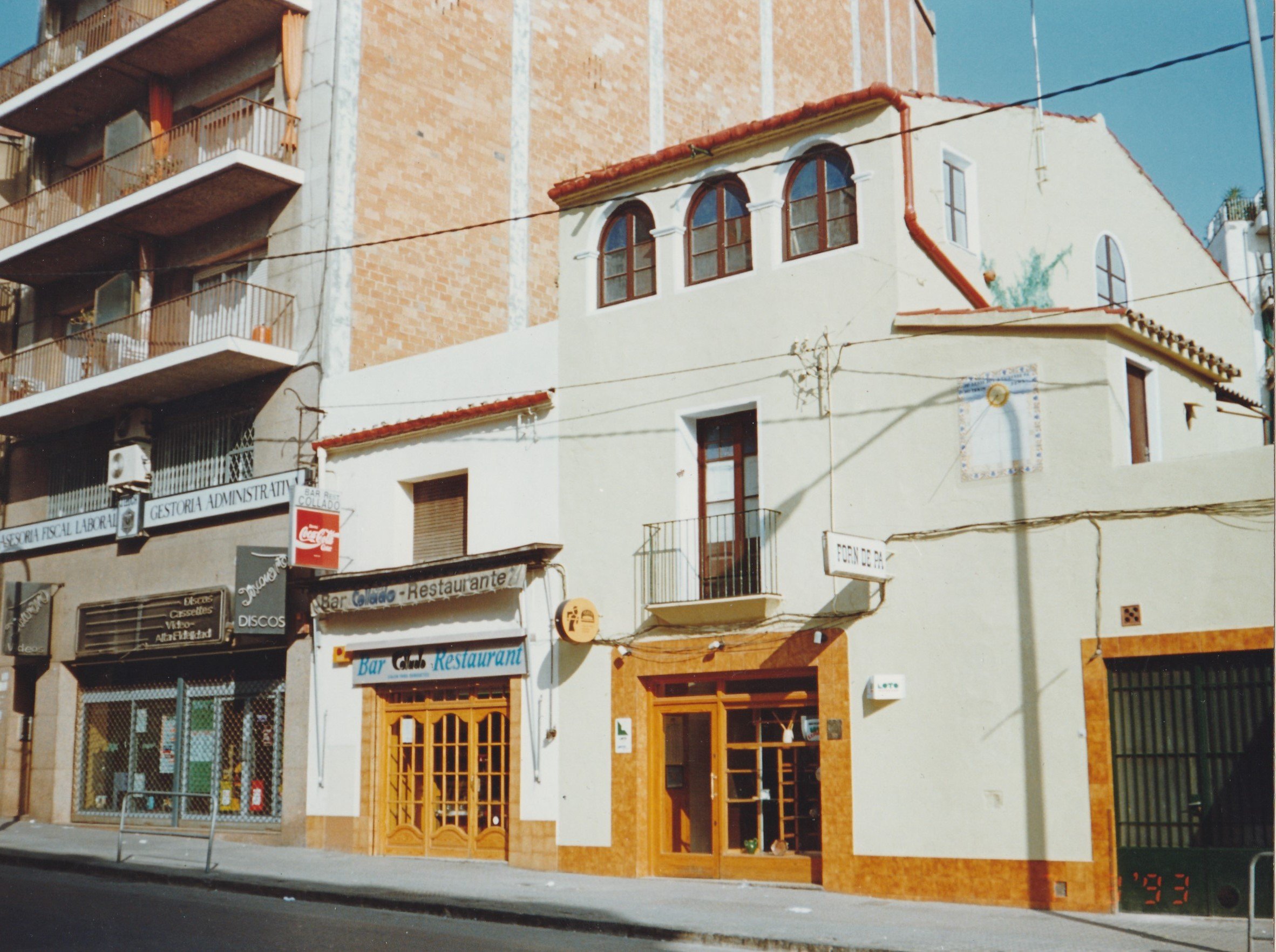  La façana del Collado, un dels molts nodes de la xarxa social més difosa al s. XX. Foto: Arxiu Collado.