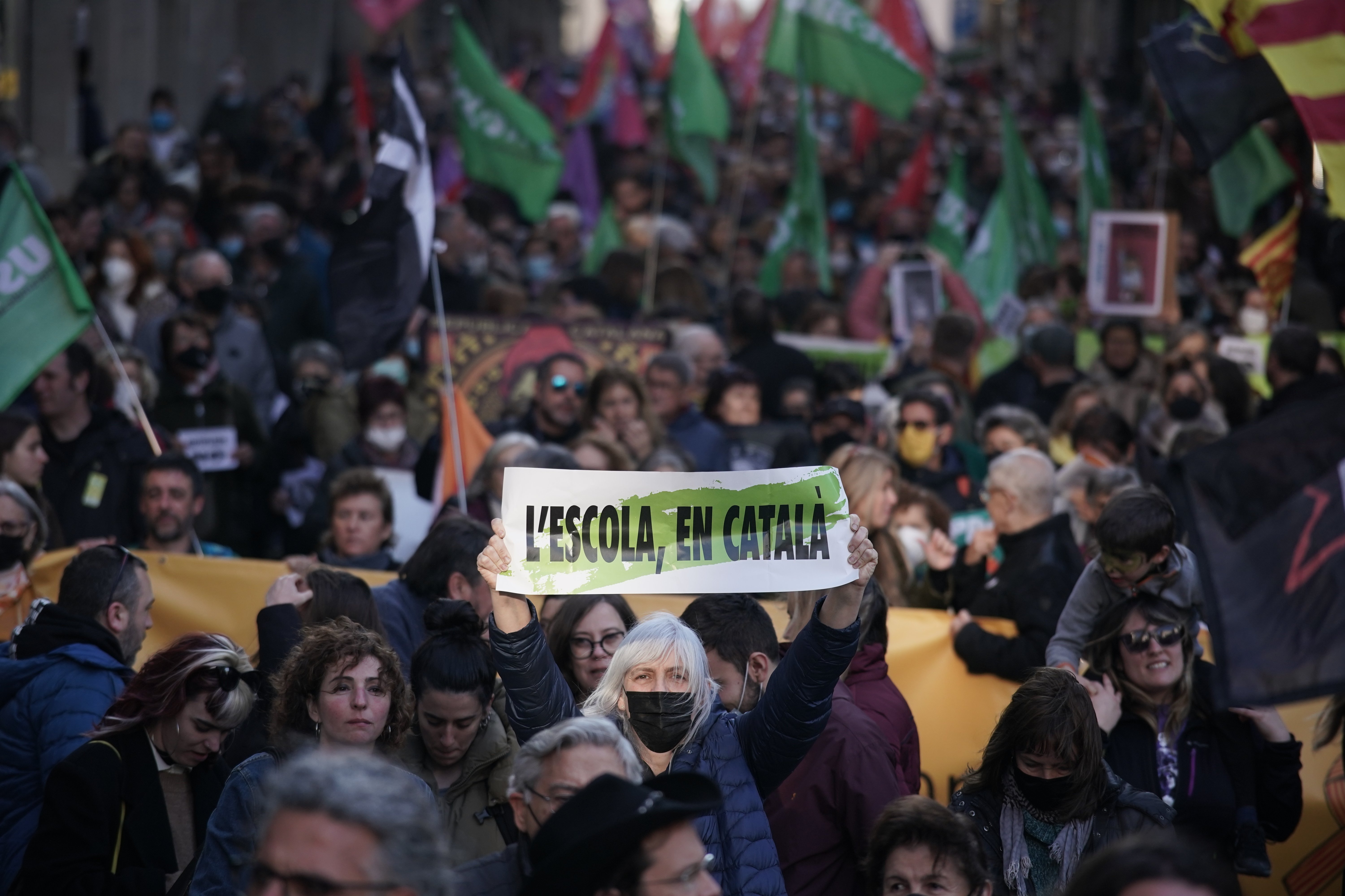Nueva protesta por la lengua, ahora contra el pacto que reconoce el castellano