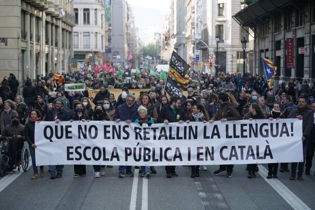 mani barcelona catalan lengua escuela inmersion  - joan mateu parra