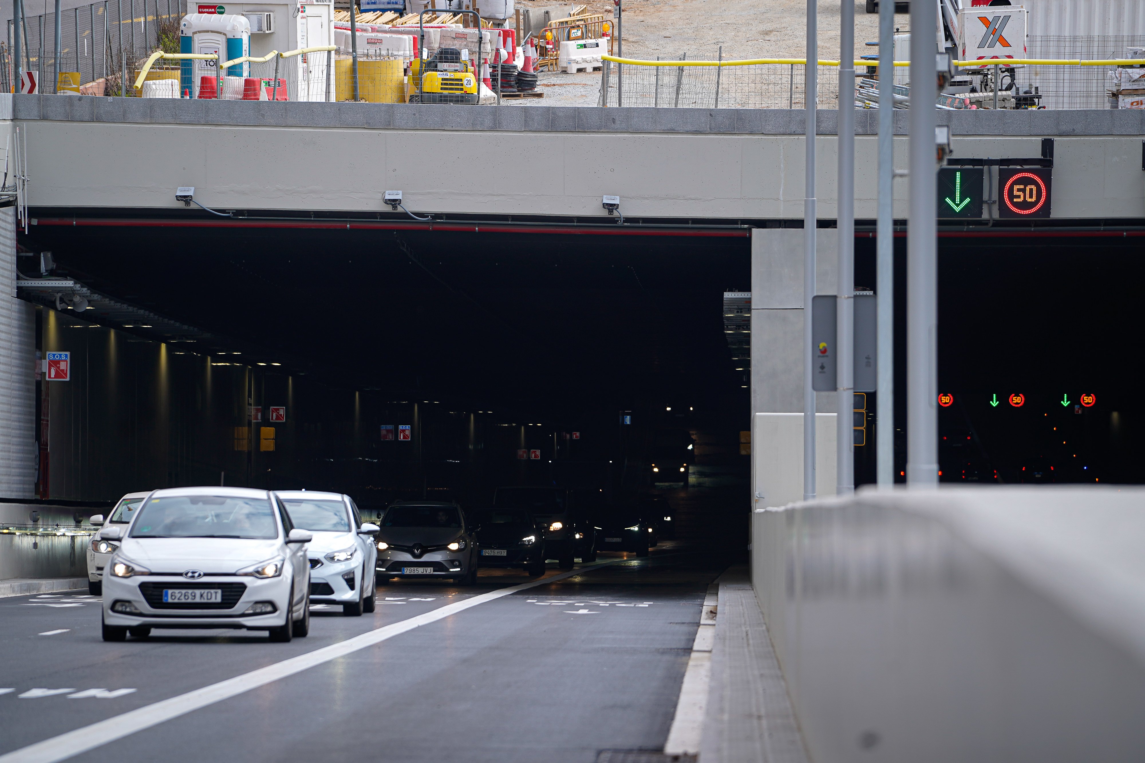 Nuevo túnel Glorias, tráfico, atasco, caravana, Granvia de les Corts Catalanes cono Castillejos, coches - Pau de la Calle