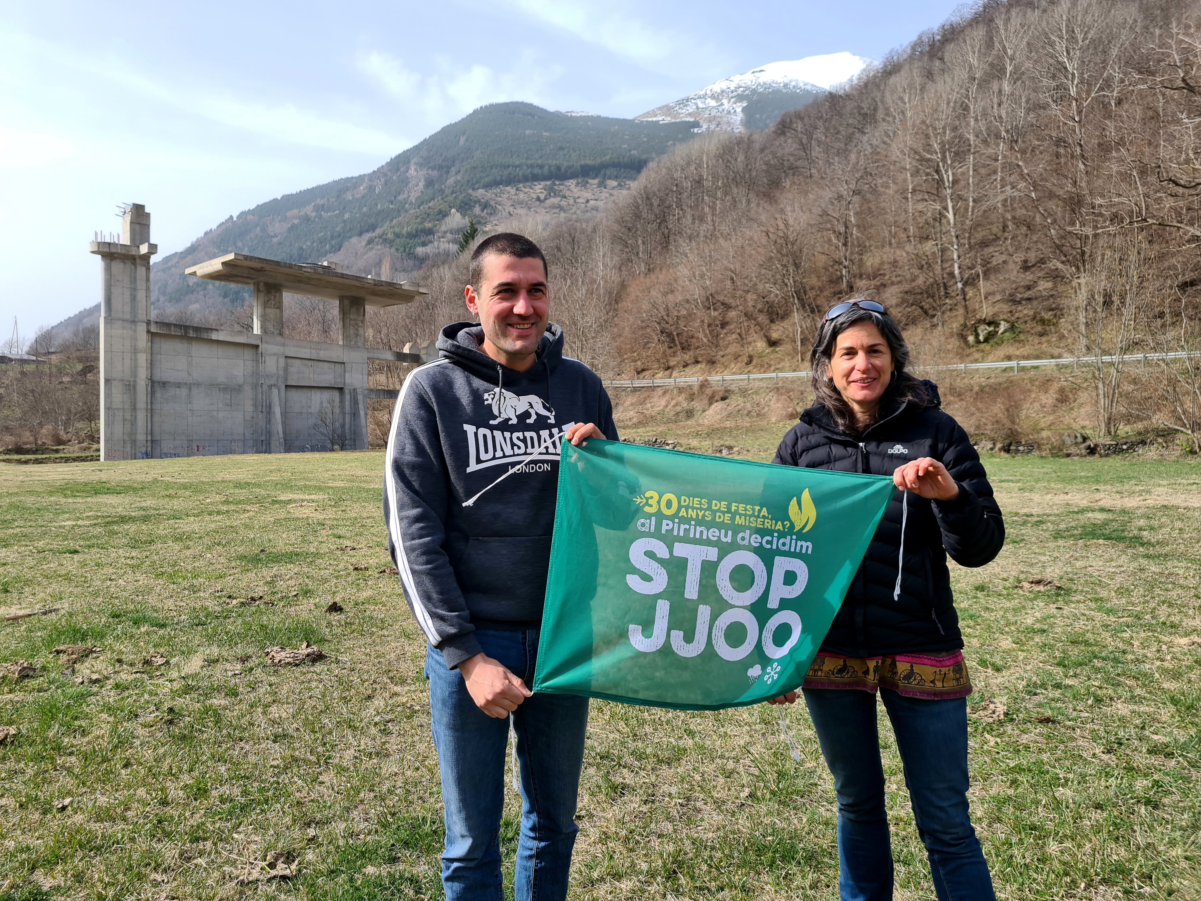 Stop JJOO carrega contra la consulta i demana una altra data i el vot telemàtic