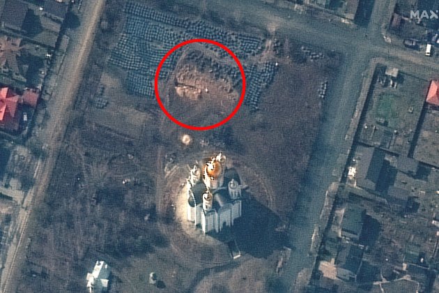 Imagen satélite fosa Bucha, iglesia Saint Andrew y Pyervozvannoho círculo señal fosa   Efe Maxar Technologies