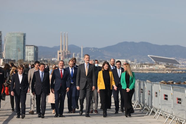 Rey Felipe VI visita Puerto Olímpico Barcelona, ministro Agricultura Luis Planas, delegada Gobierno Catalunya, María Eugènia, Jaume Collboni y Janet Sanz Sergi ALcàzar