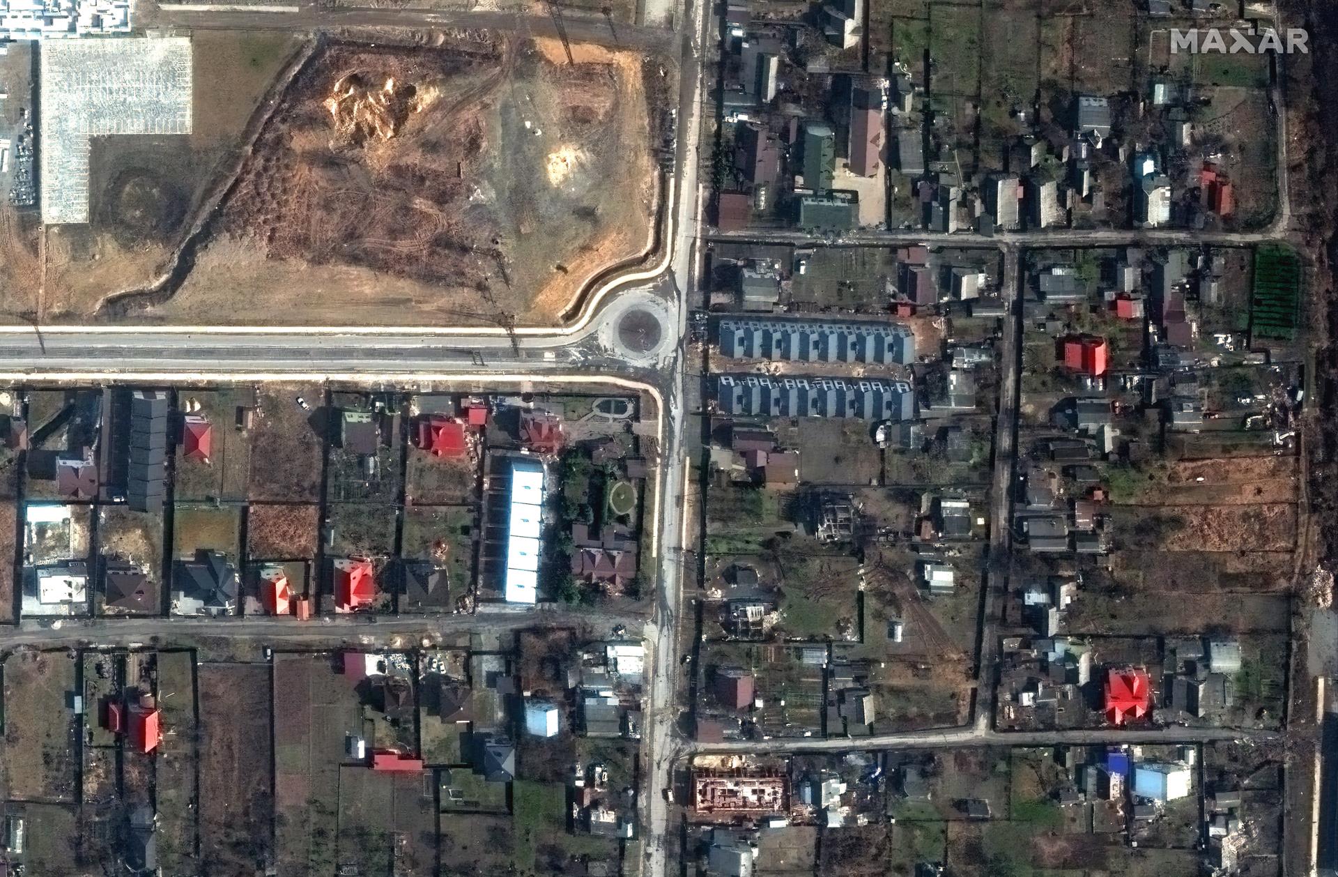 Las imágenes satélite que demuestran que la masacre de Bucha no es 'fake'